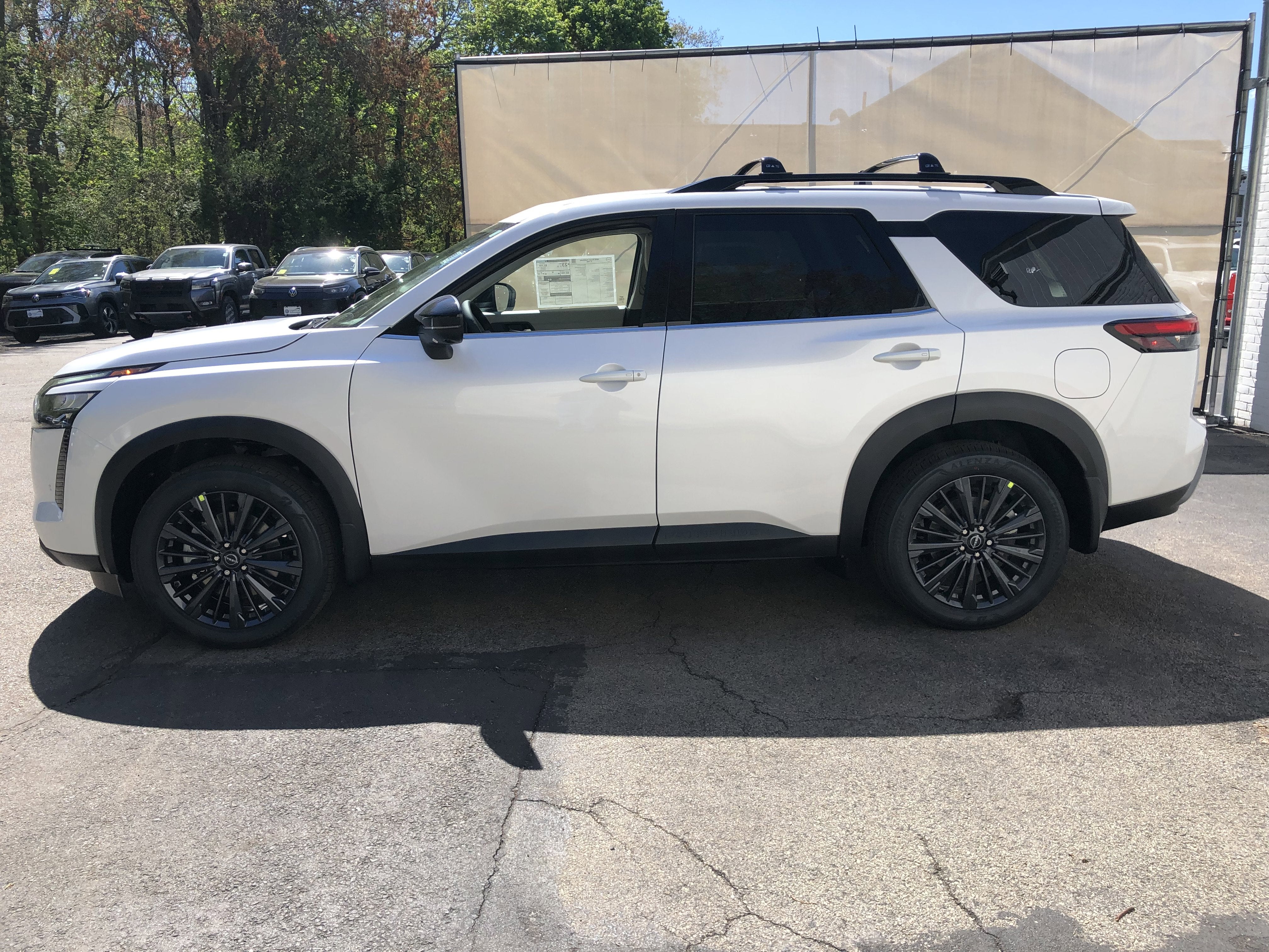2026 Nissan Pathfinder SL