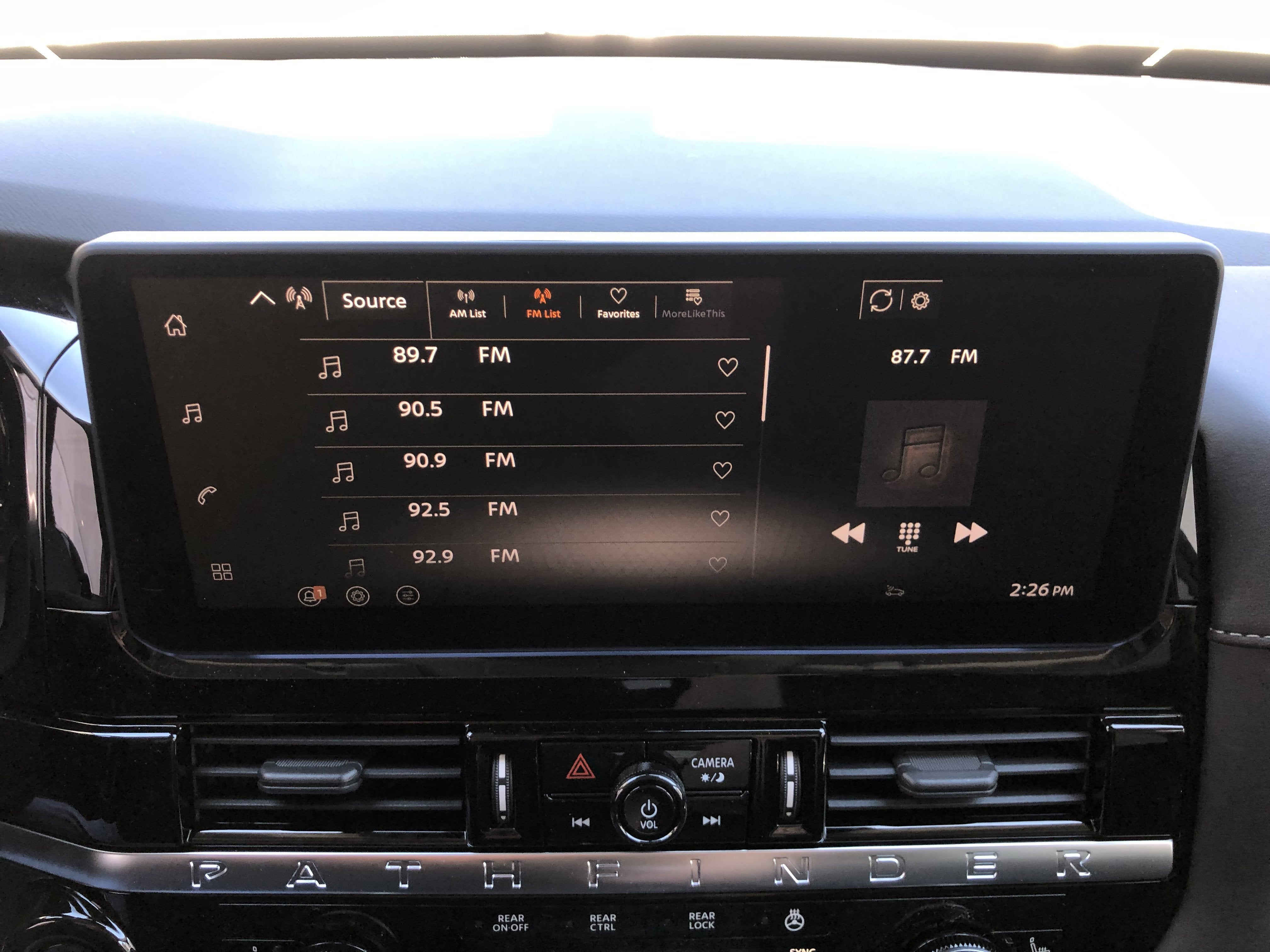 2026 Nissan Pathfinder SL