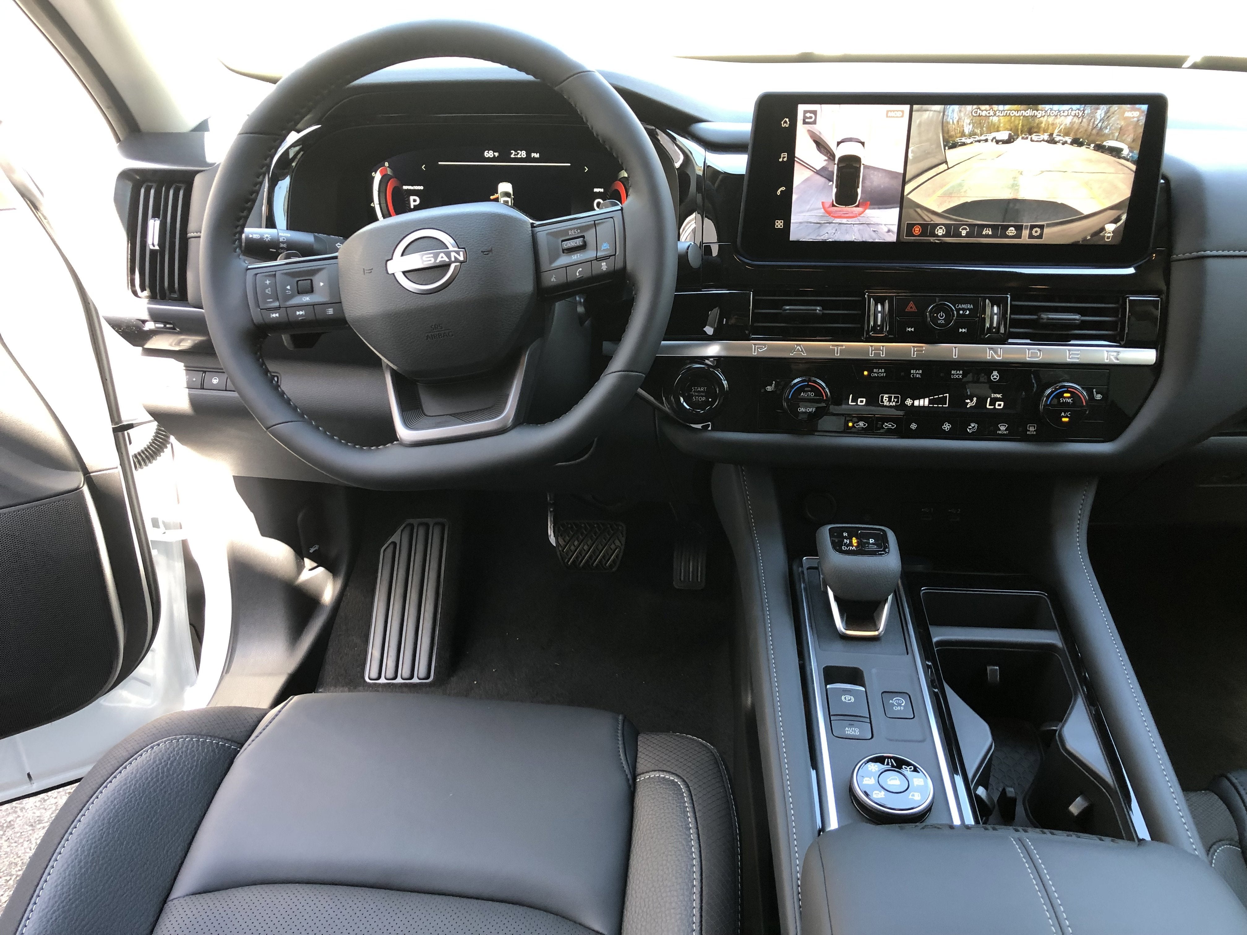 2026 Nissan Pathfinder SL