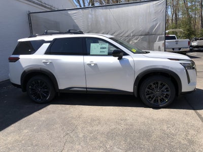 2026 Nissan Pathfinder SL