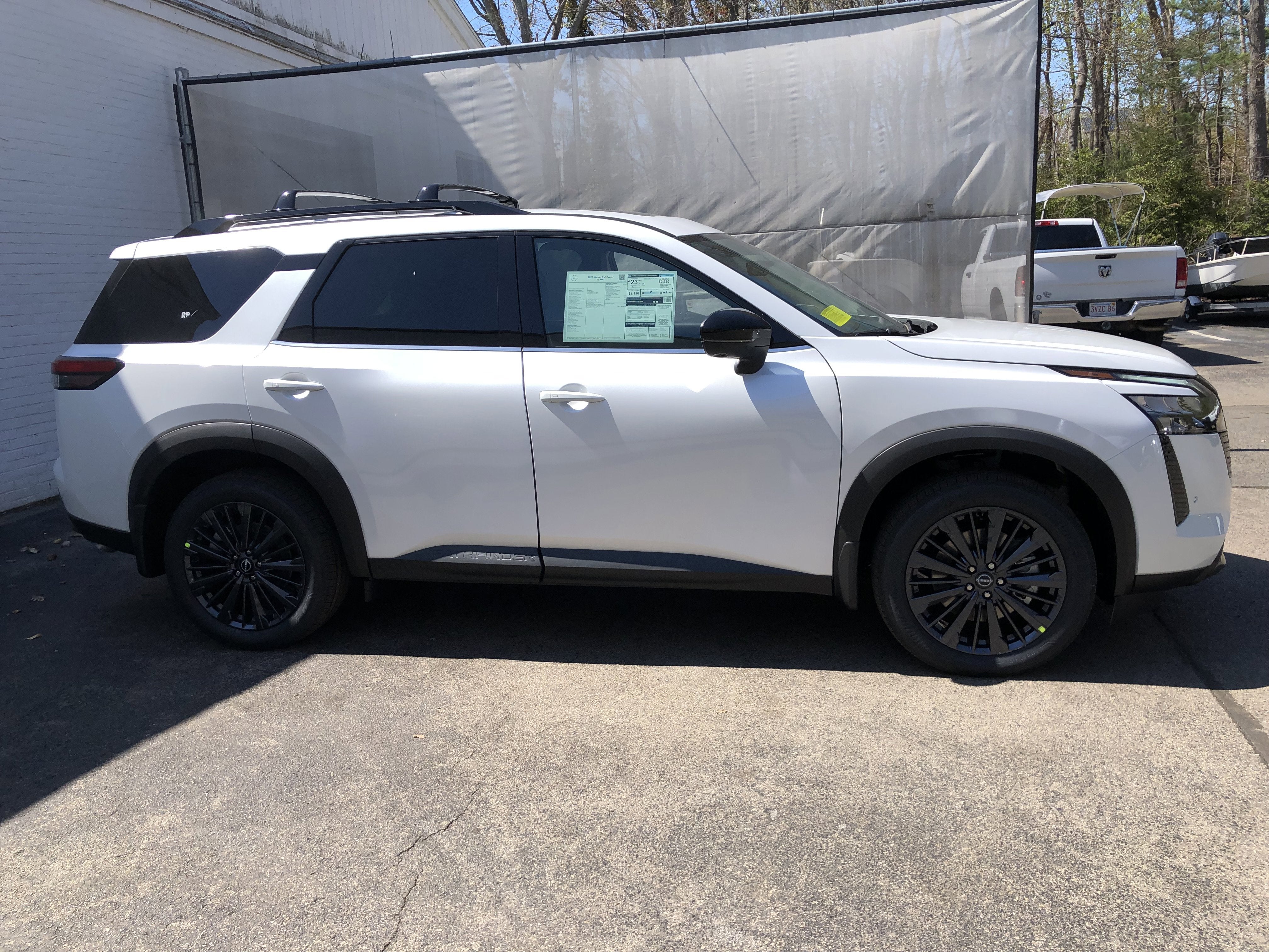2026 Nissan Pathfinder SL
