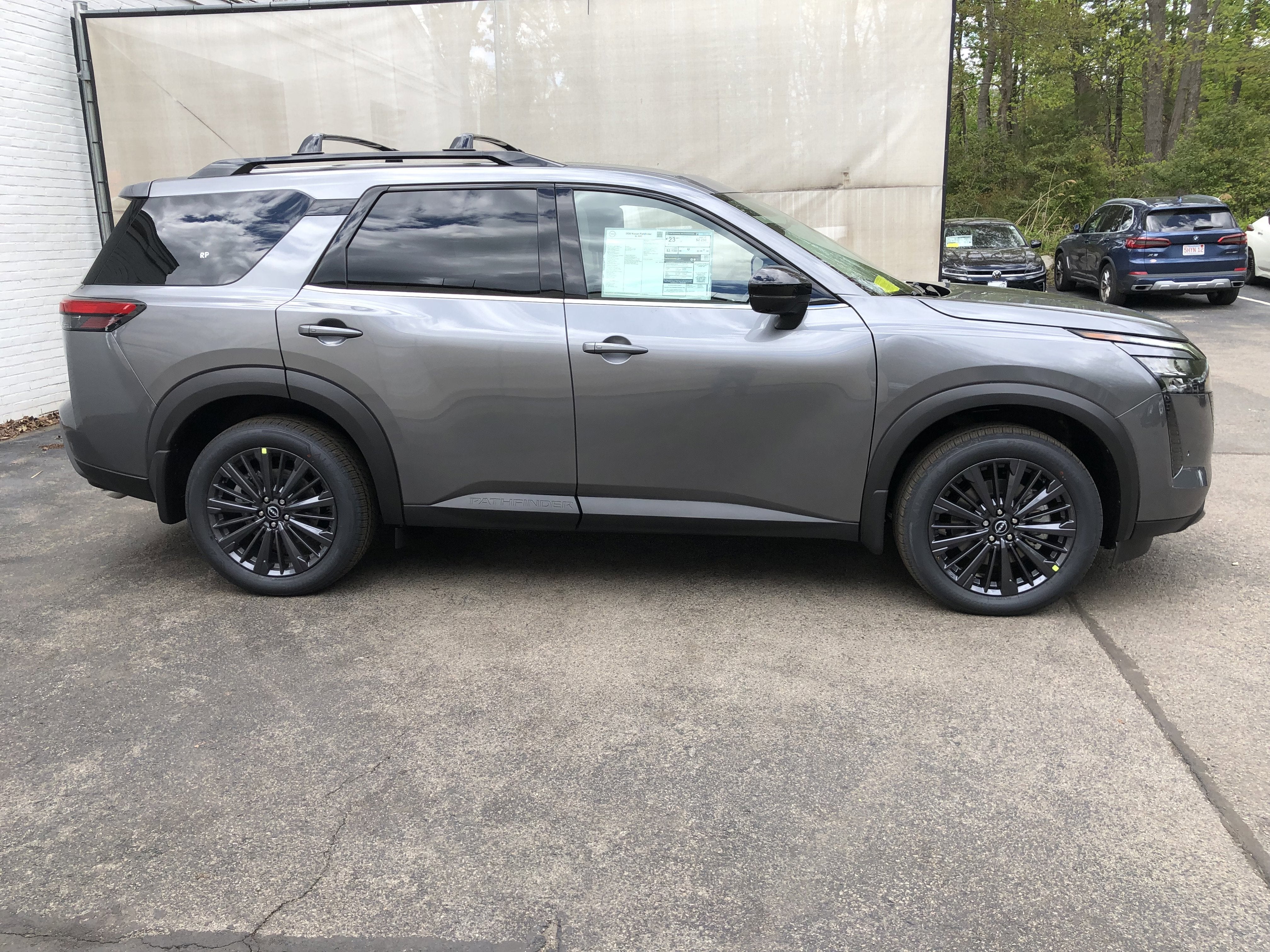2026 Nissan Pathfinder SL