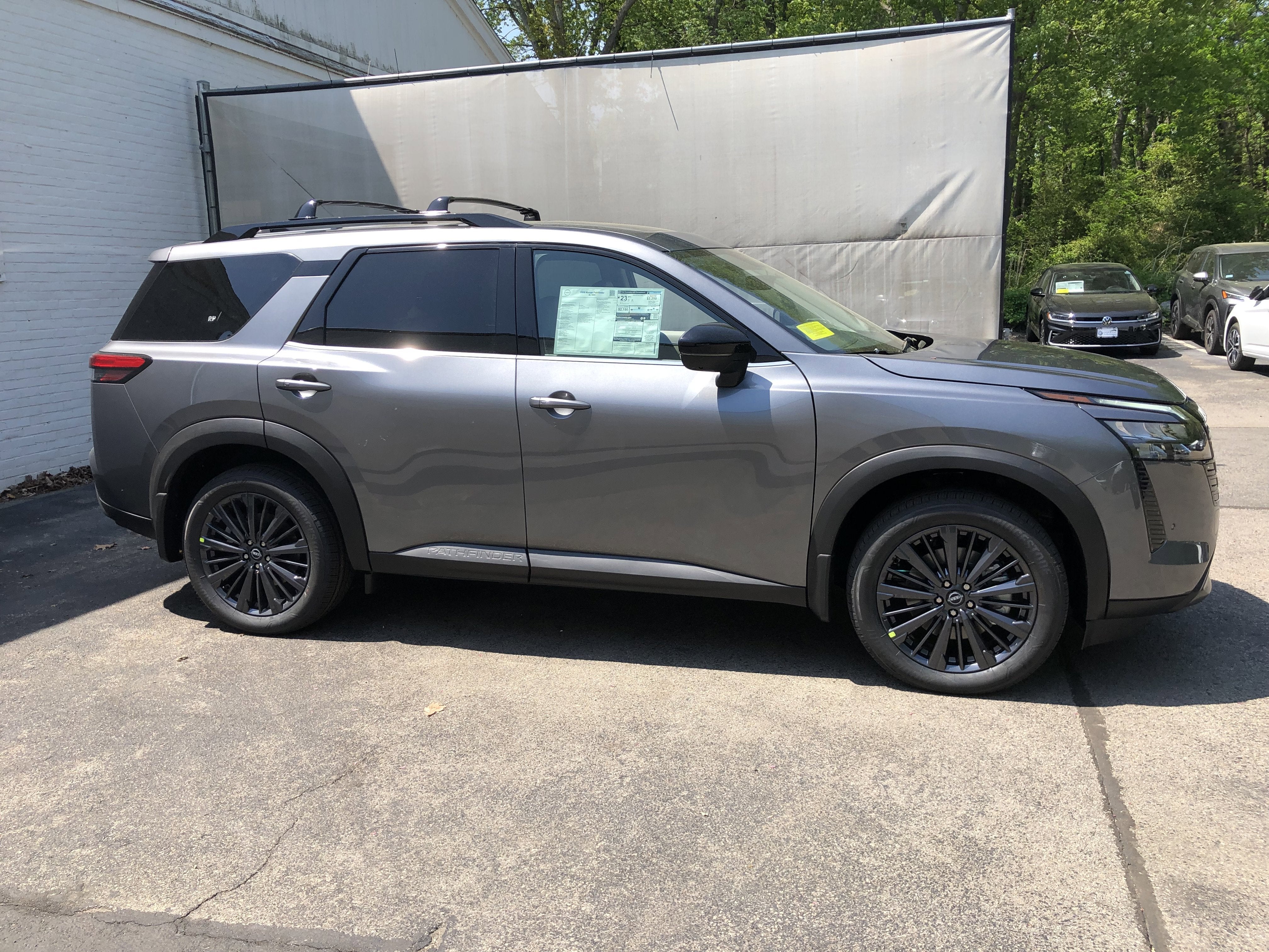2026 Nissan Pathfinder SL
