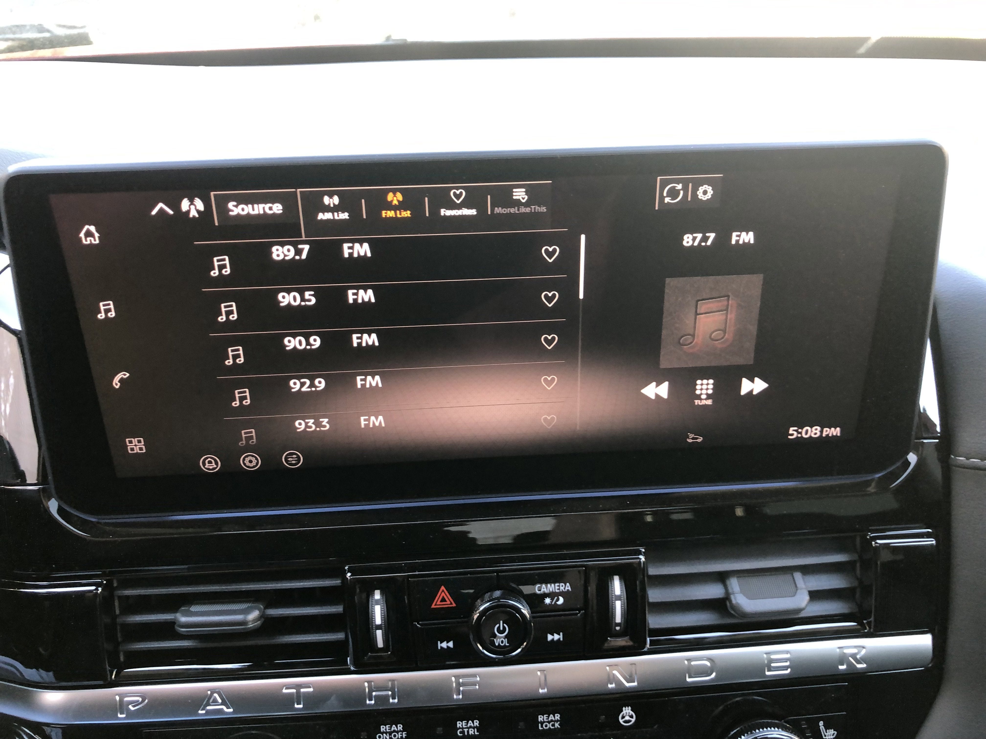 2026 Nissan Pathfinder SL