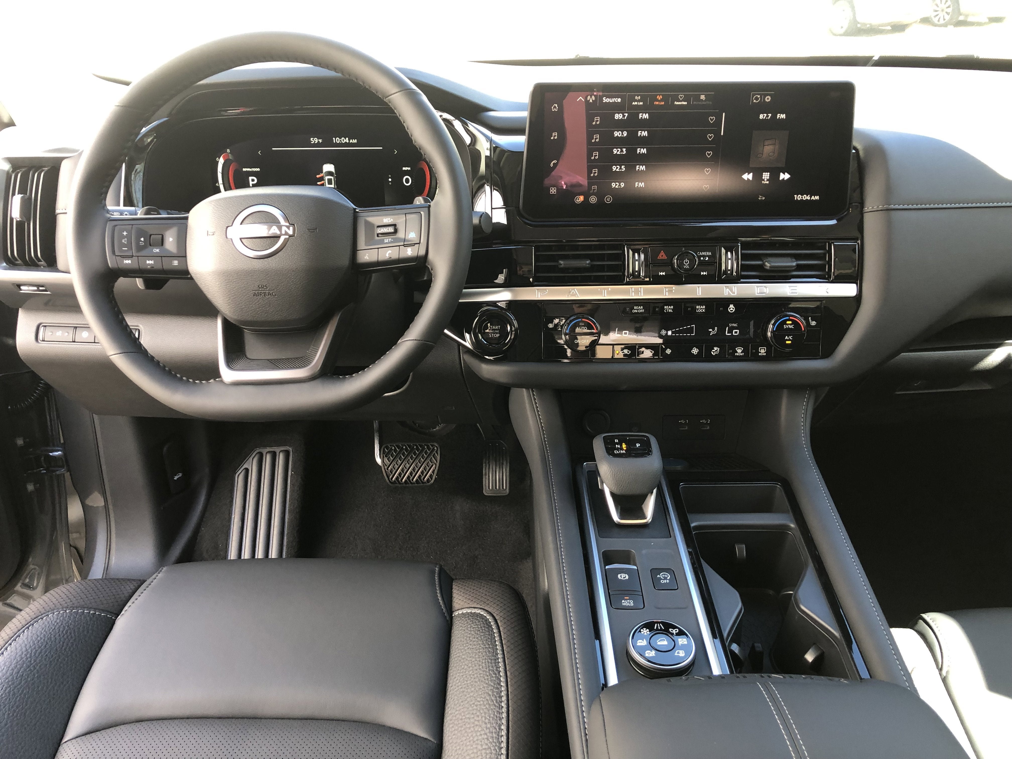 2026 Nissan Pathfinder SL