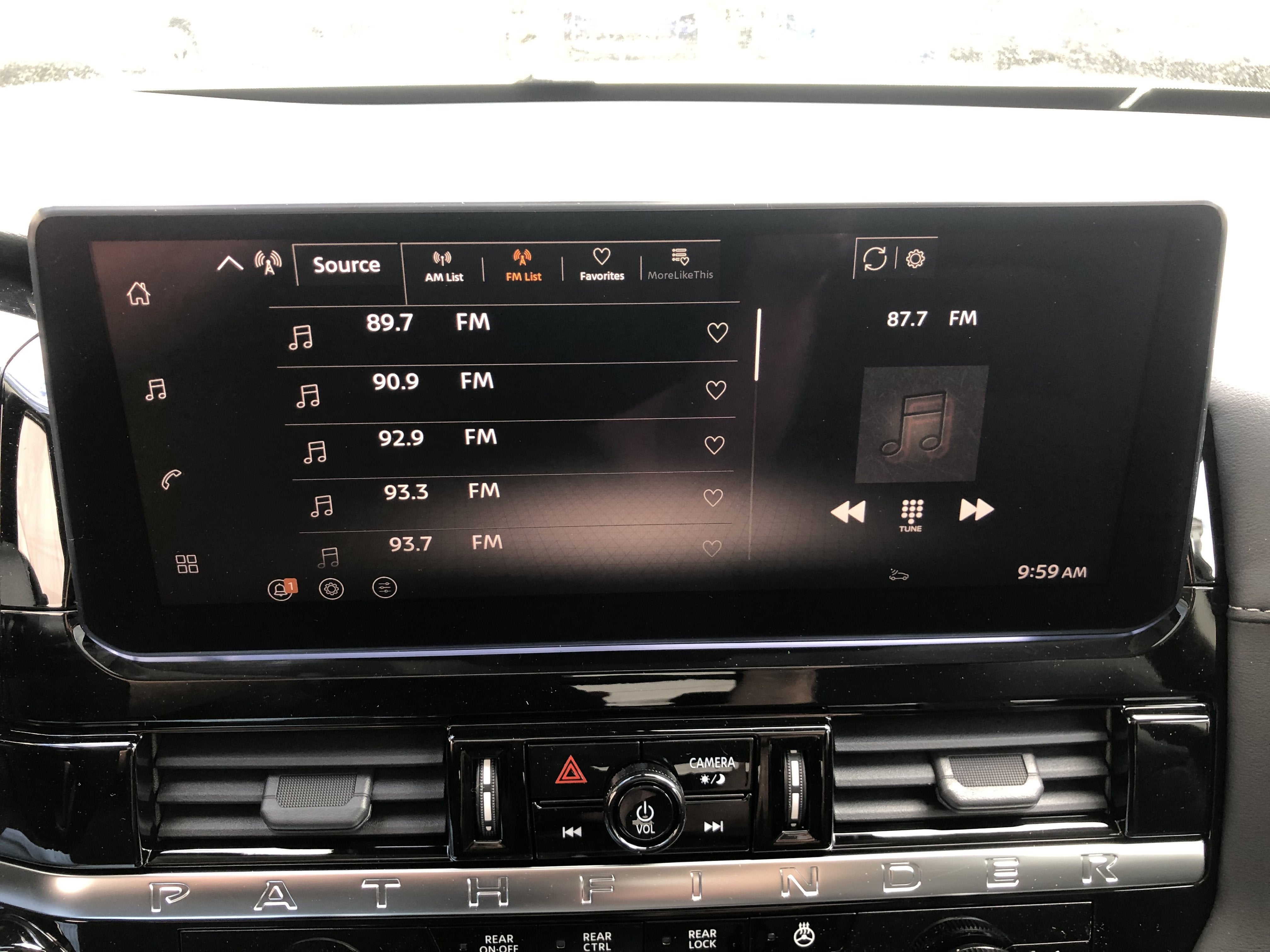 2026 Nissan Pathfinder SL