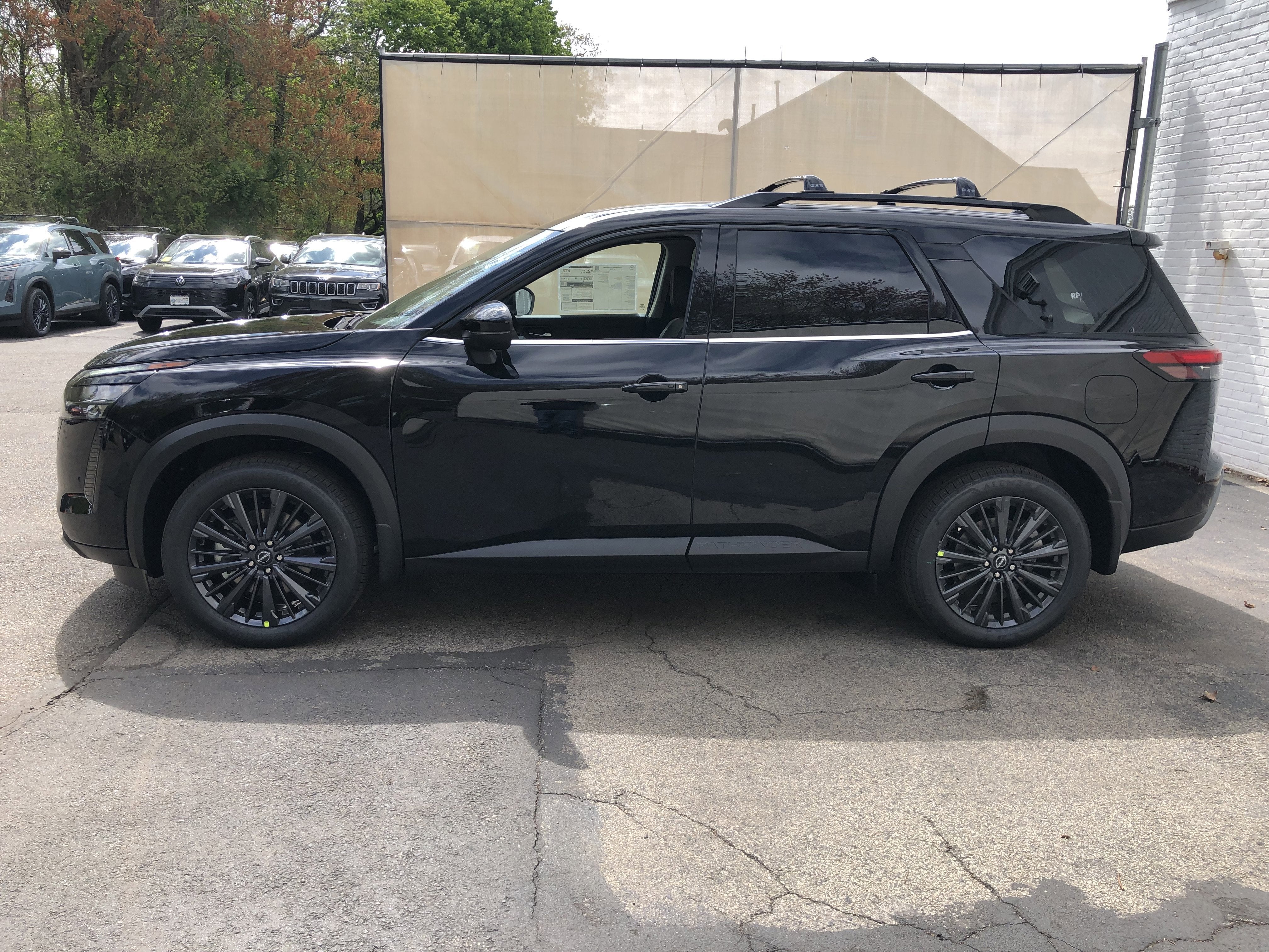 2026 Nissan Pathfinder SL