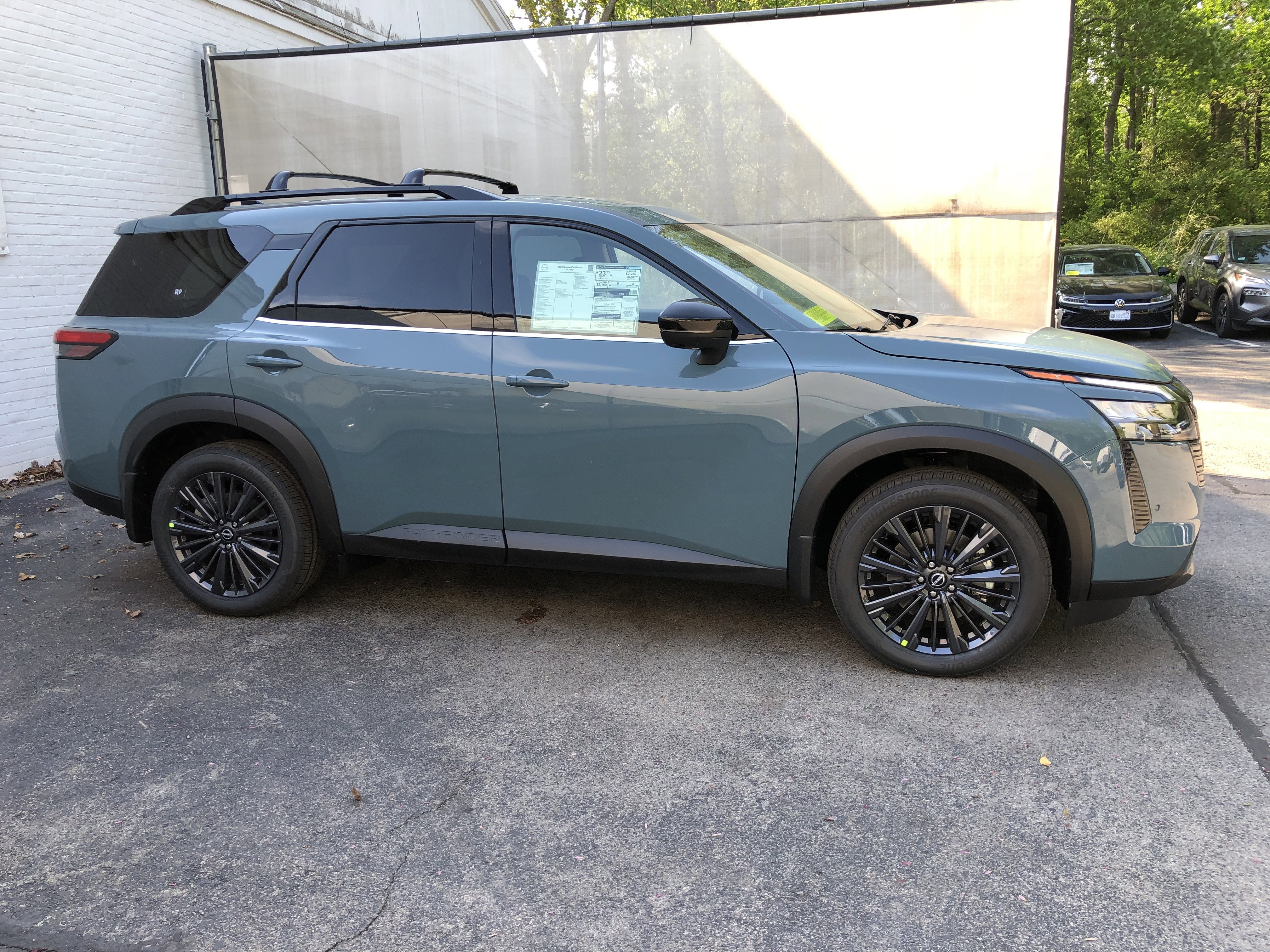 2026 Nissan Pathfinder SL