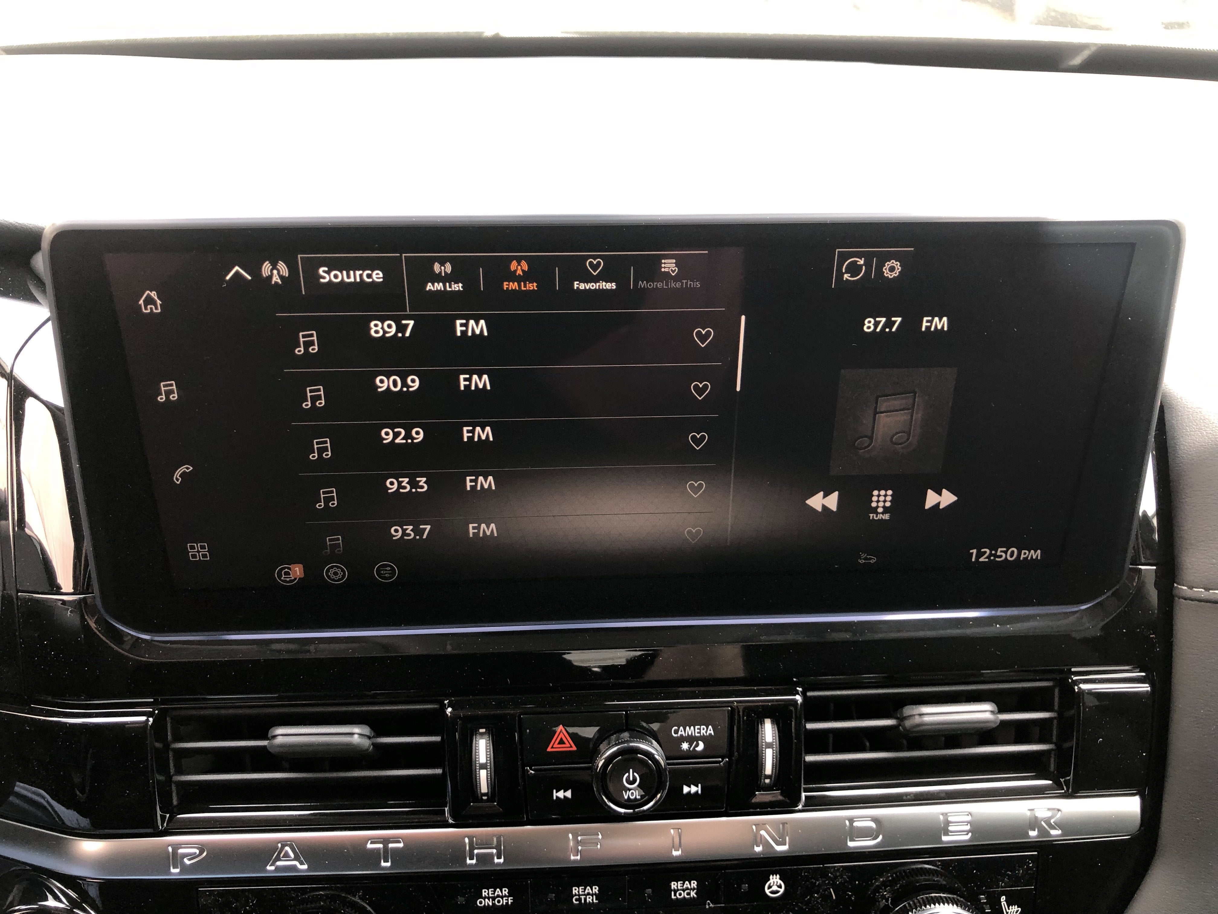 2026 Nissan Pathfinder SL