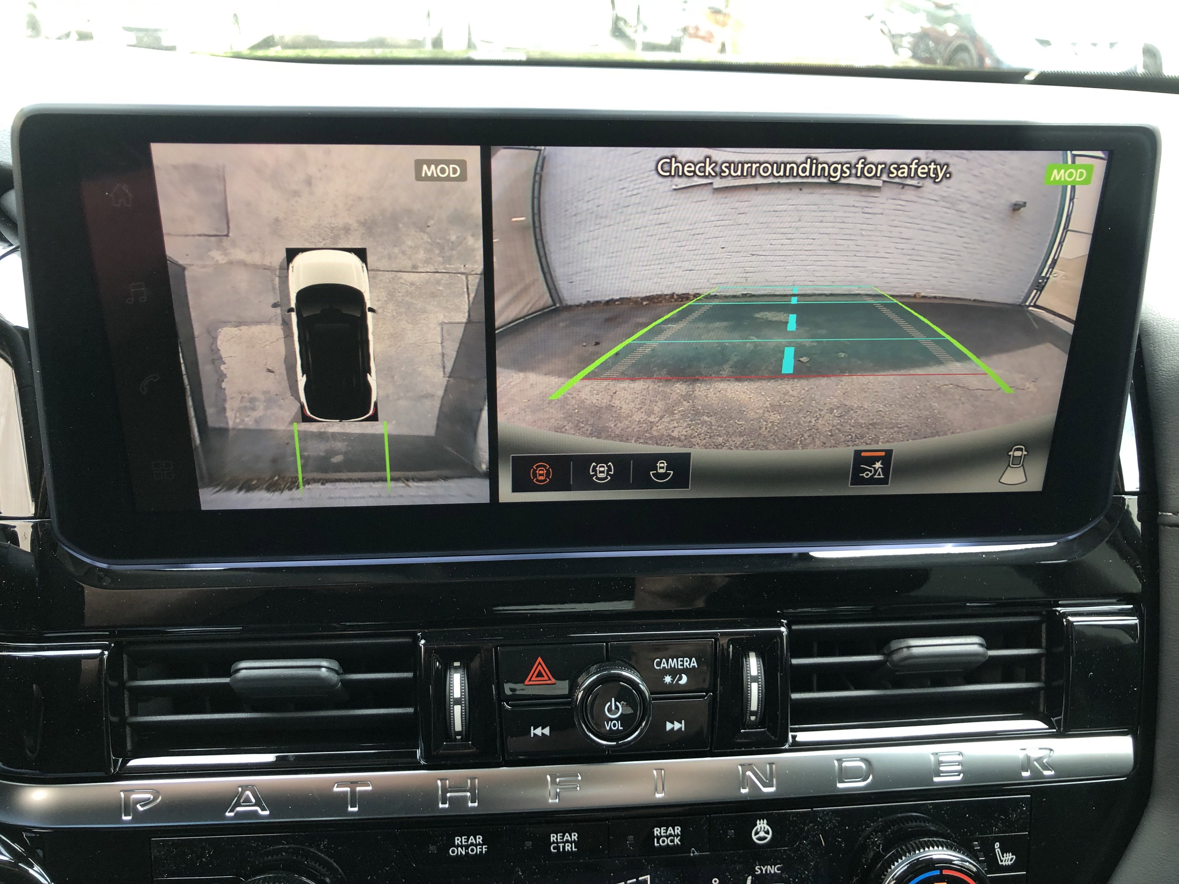 2026 Nissan Pathfinder SL