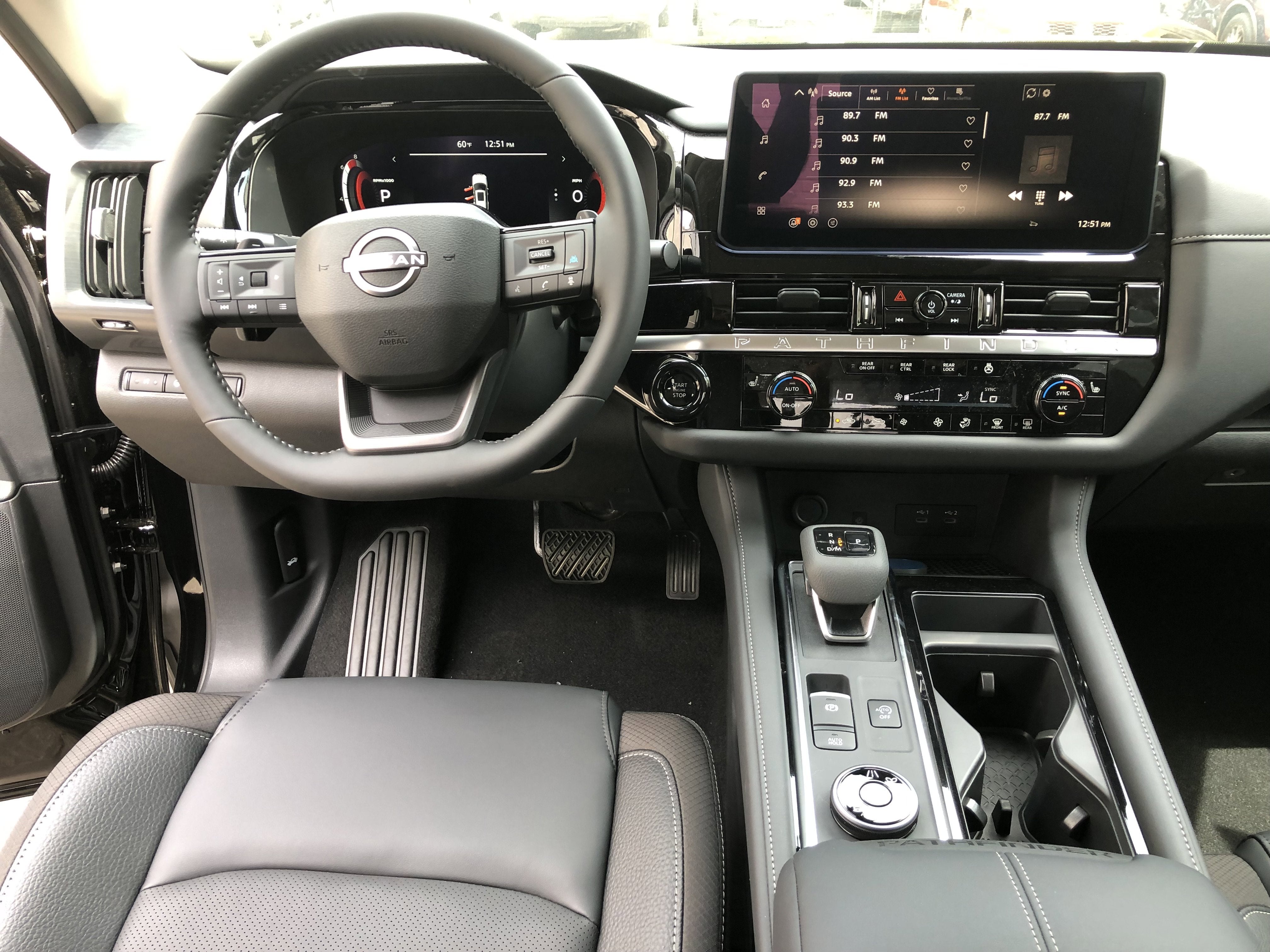 2026 Nissan Pathfinder SL
