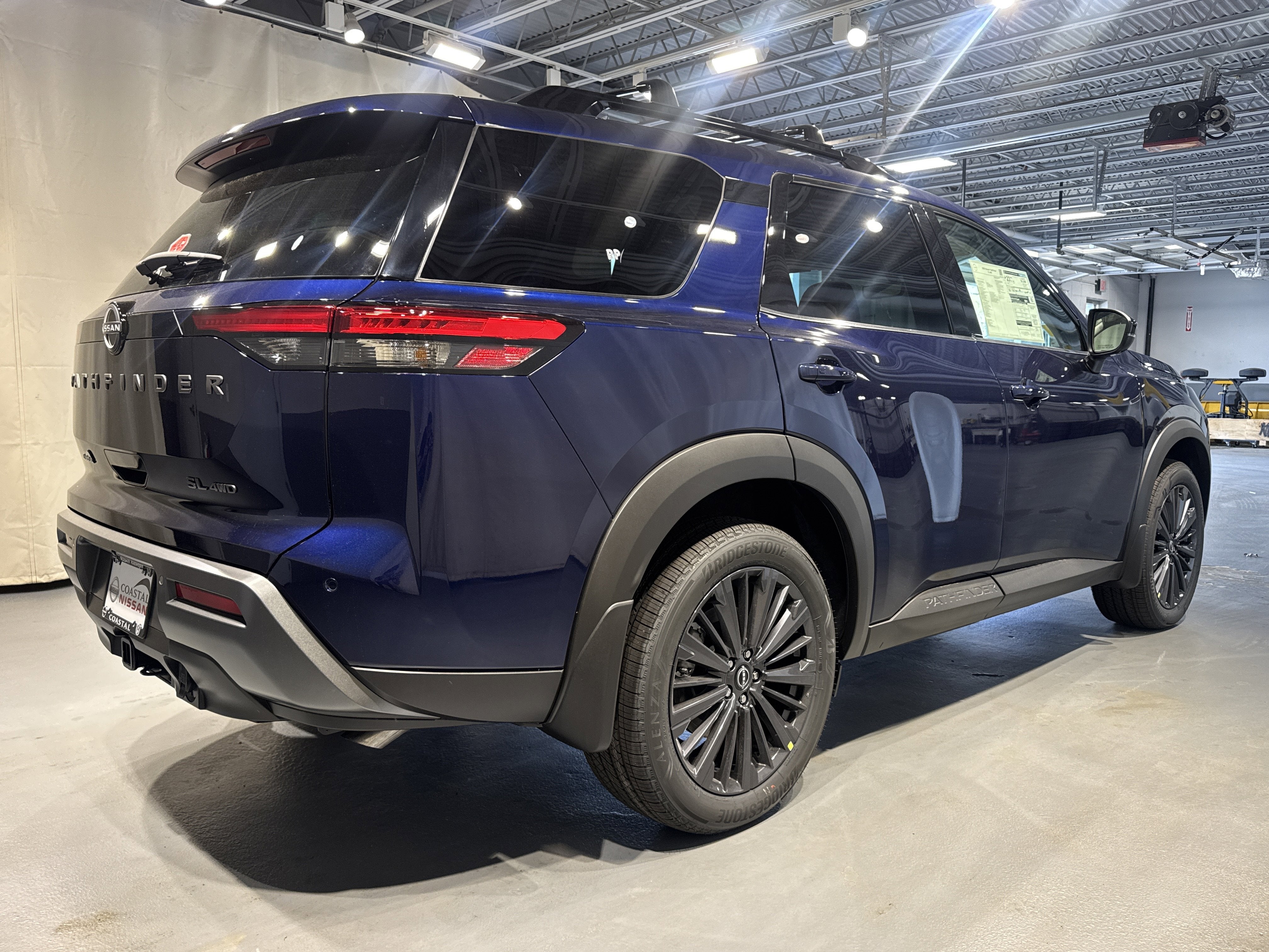 2026 Nissan Pathfinder SL