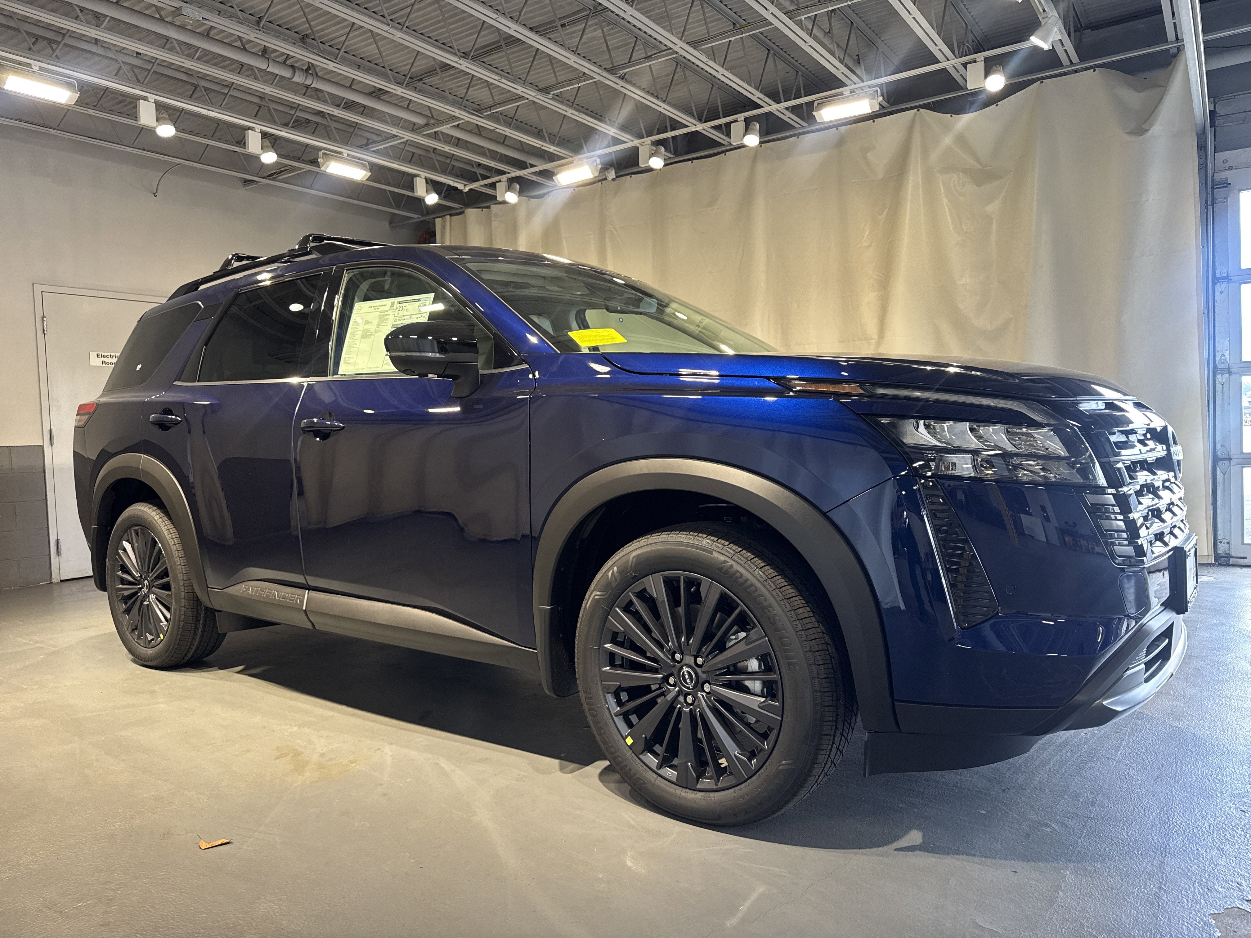 2026 Nissan Pathfinder SL