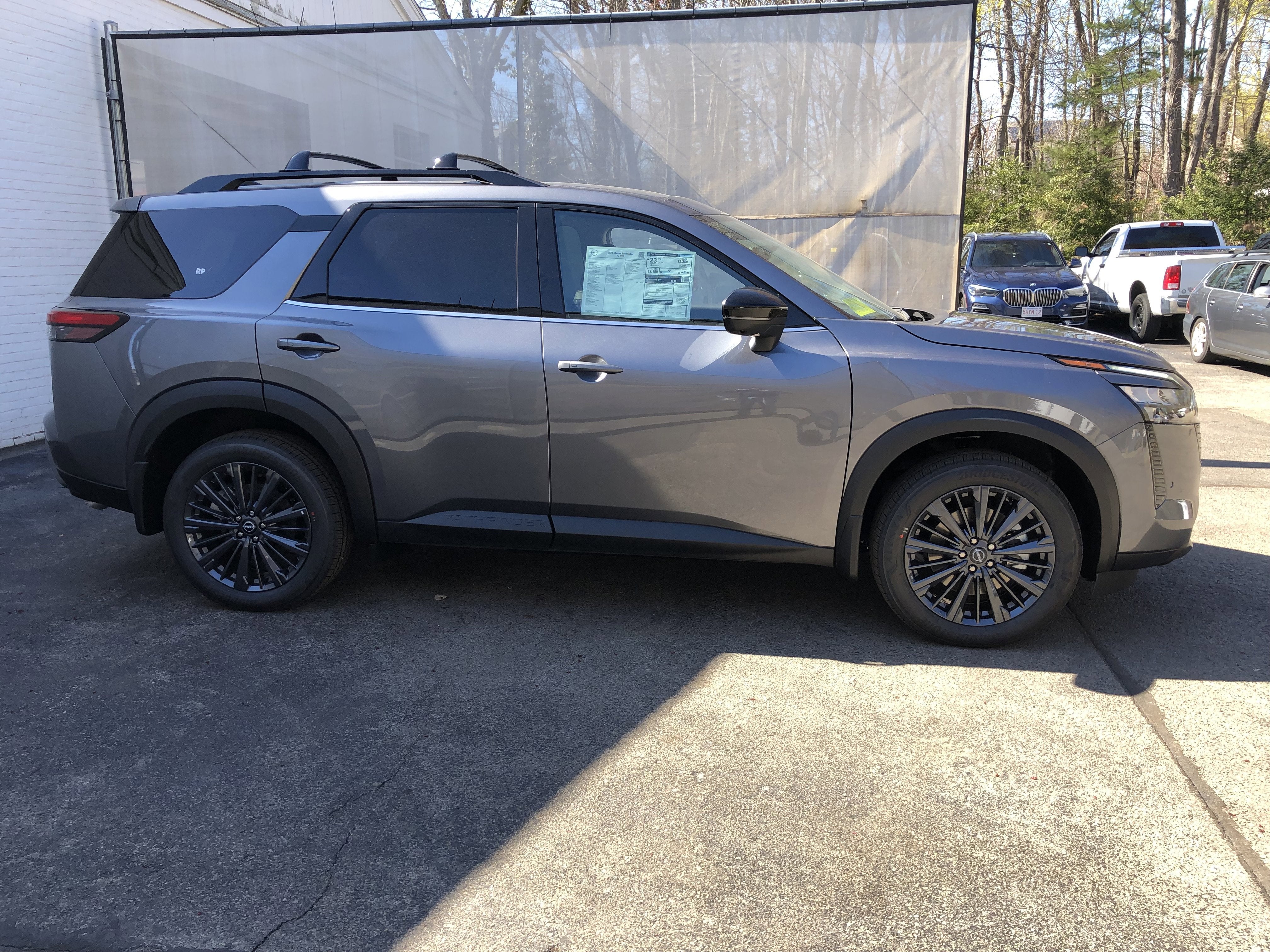 2026 Nissan Pathfinder SL