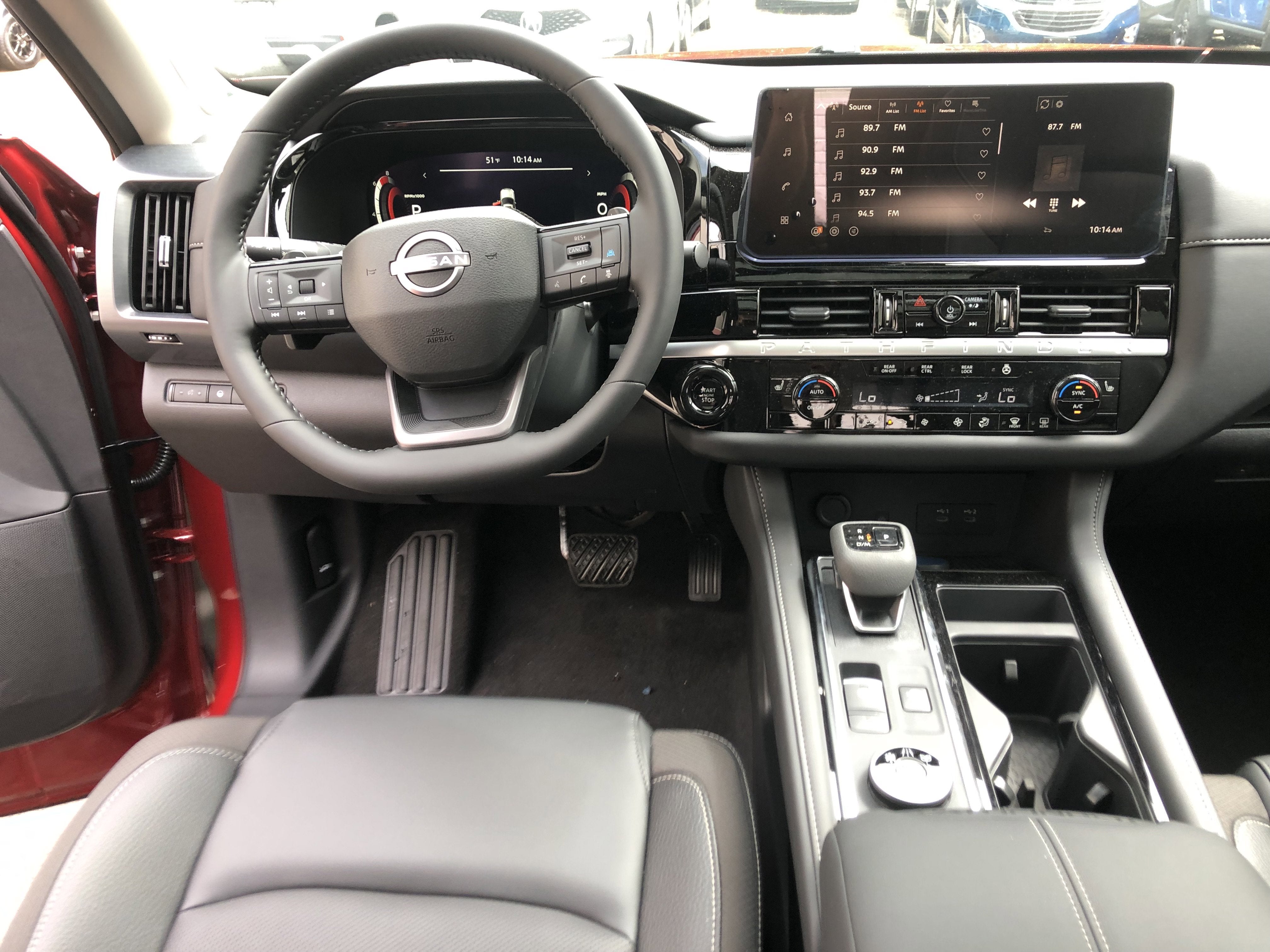 2026 Nissan Pathfinder SL