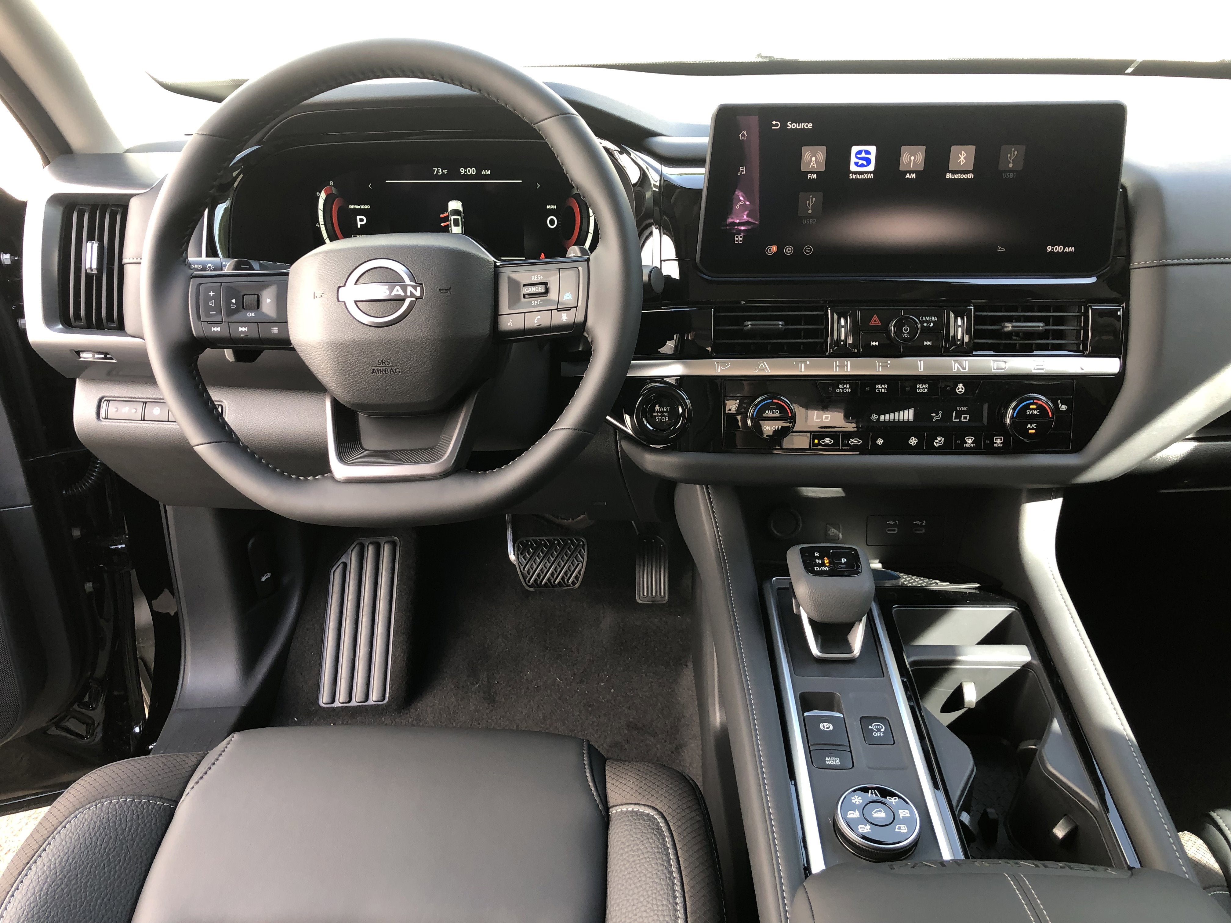 2026 Nissan Pathfinder SL