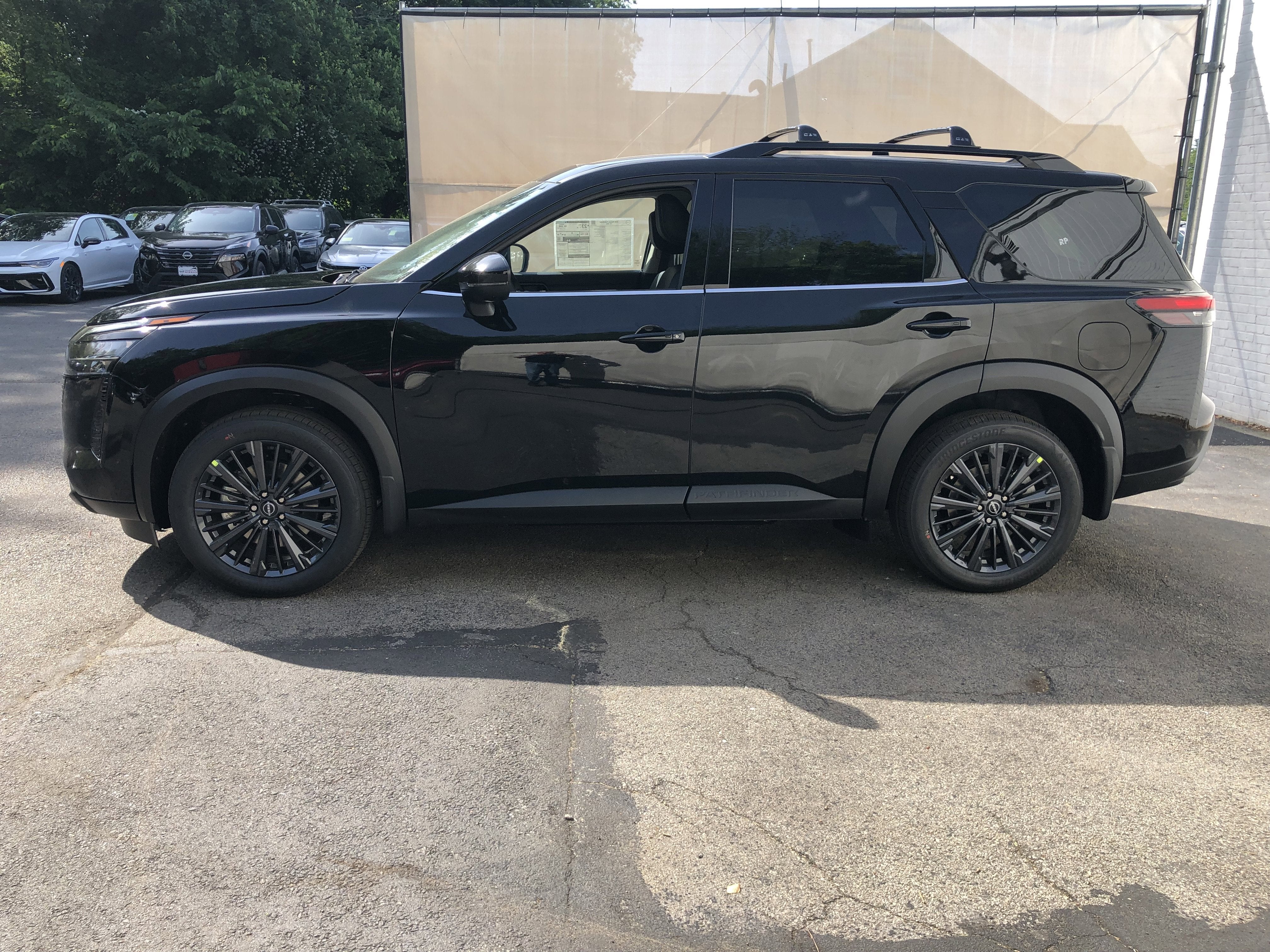 2026 Nissan Pathfinder SL