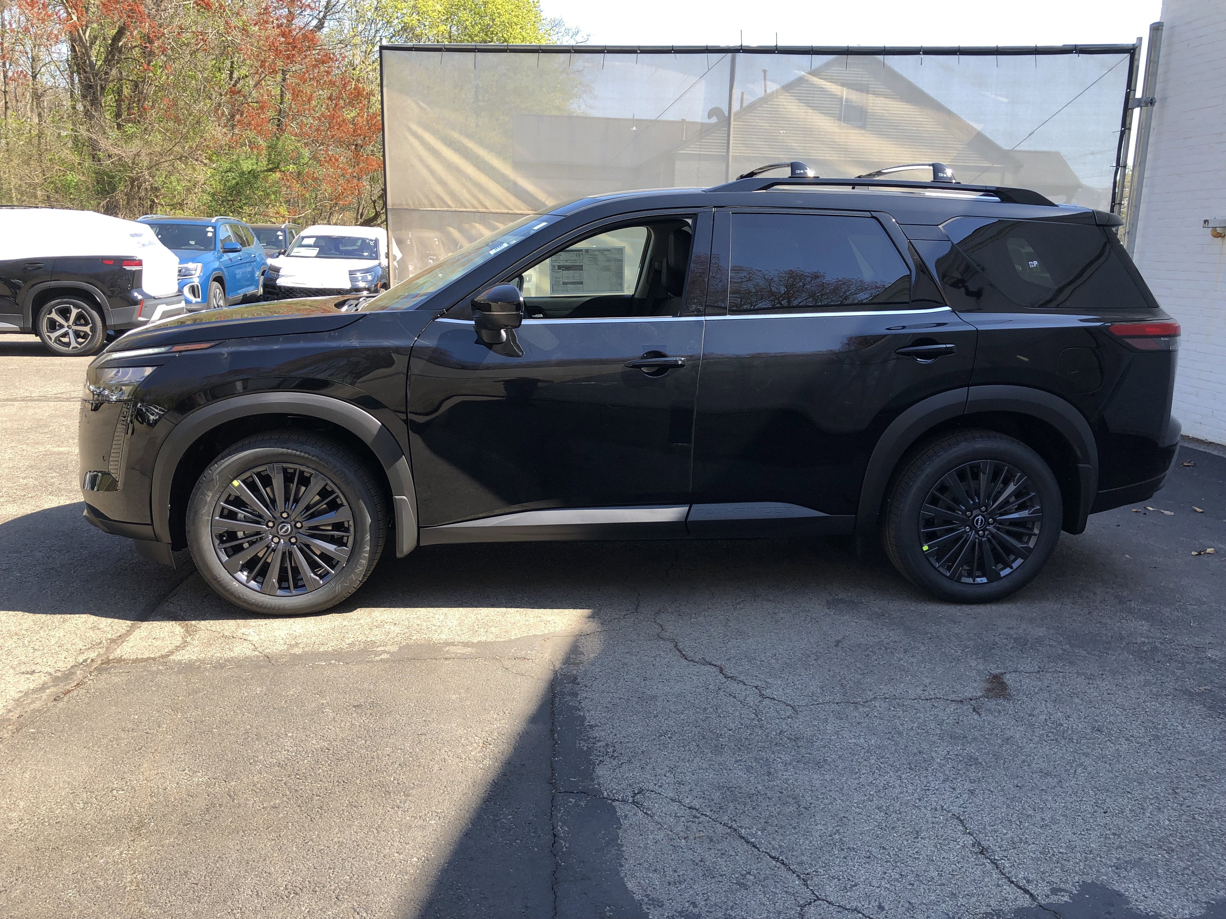 2026 Nissan Pathfinder SL