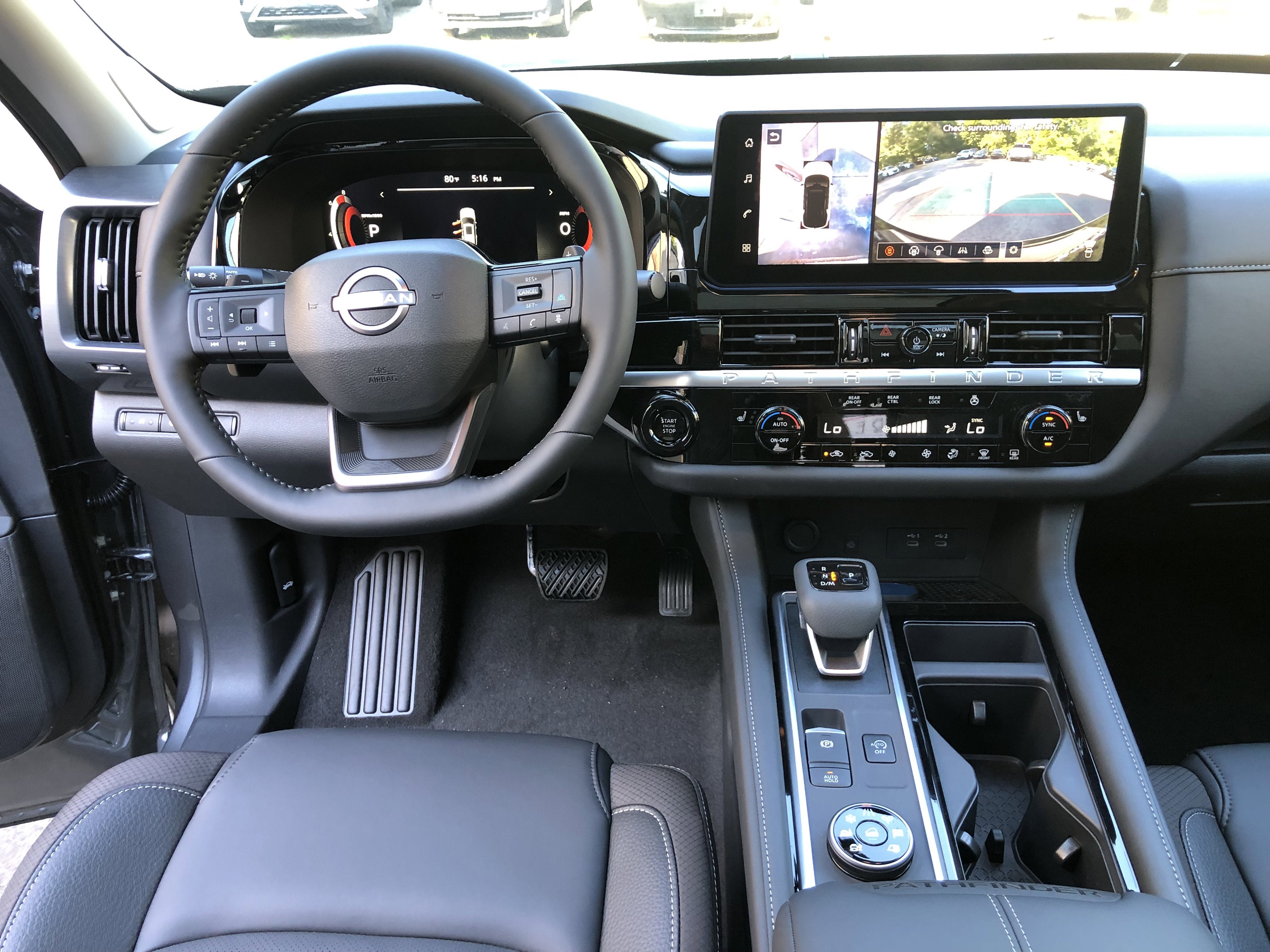 2026 Nissan Pathfinder SL