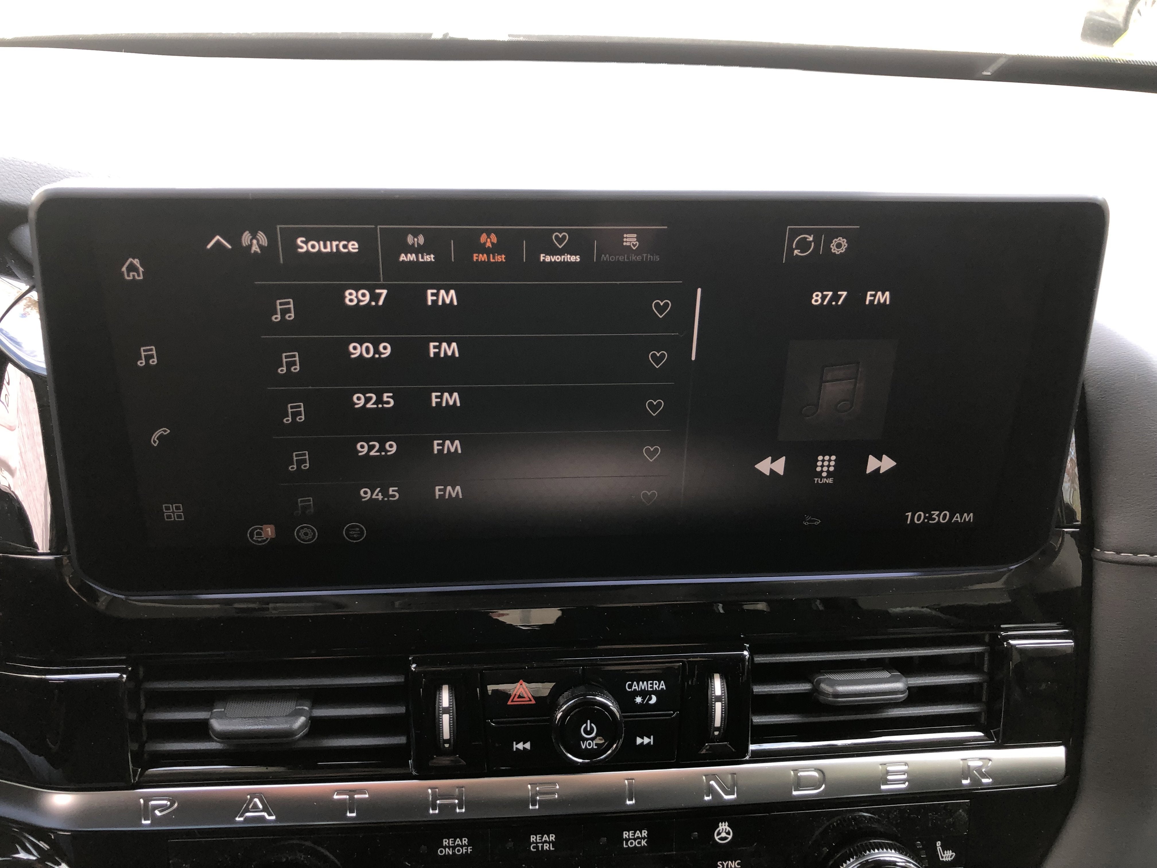 2026 Nissan Pathfinder SL
