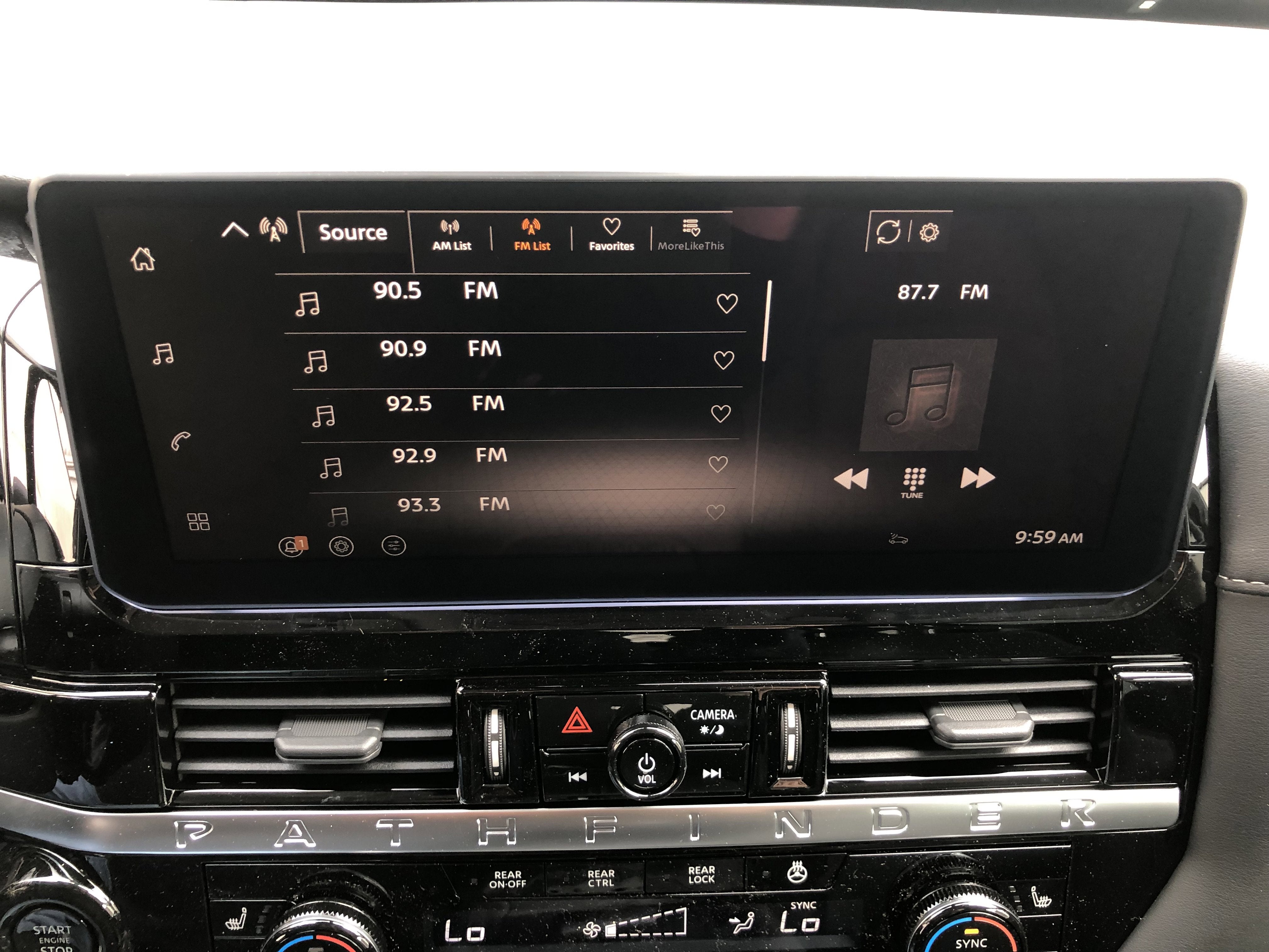 2026 Nissan Pathfinder SL