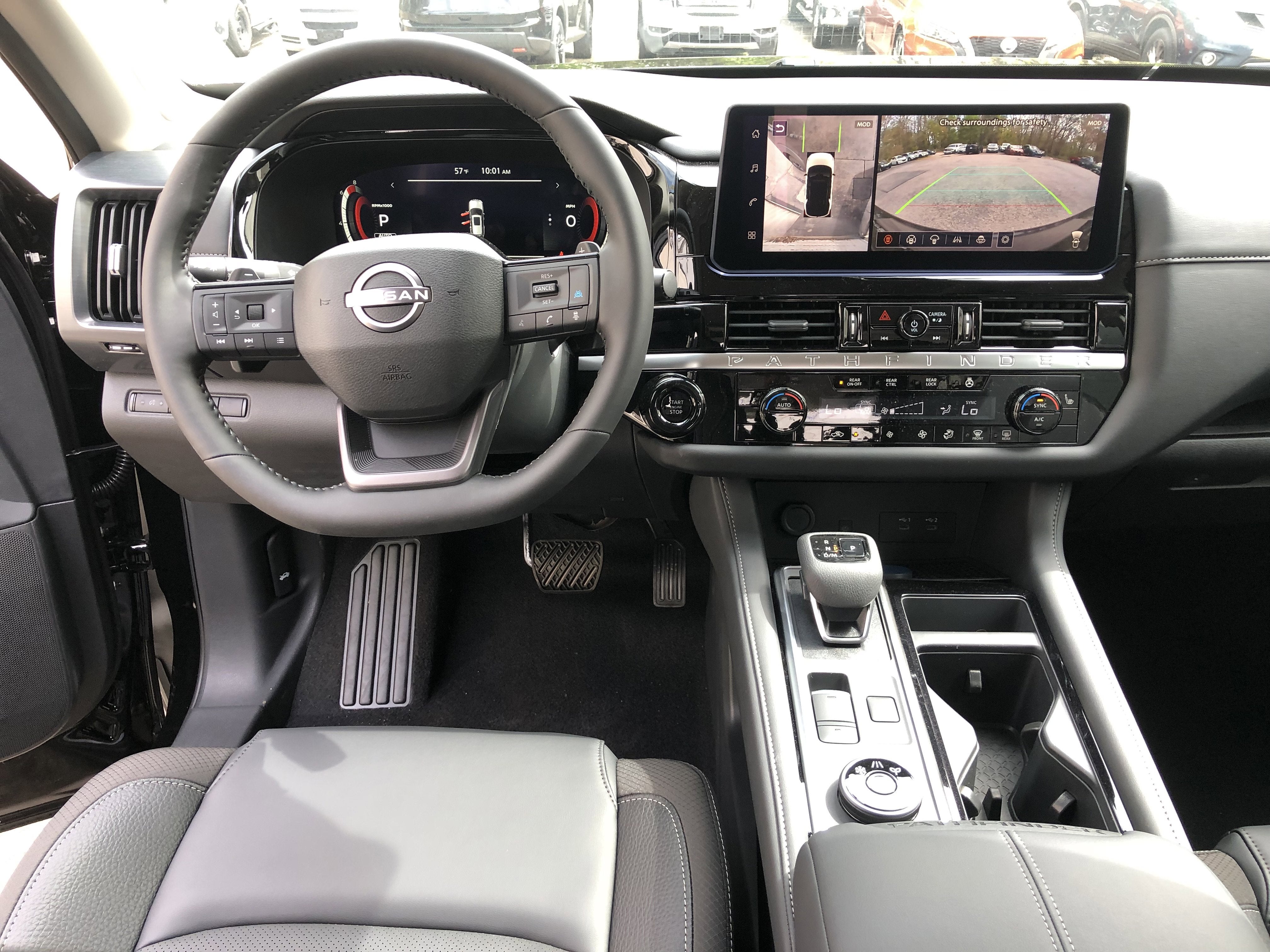 2026 Nissan Pathfinder SL