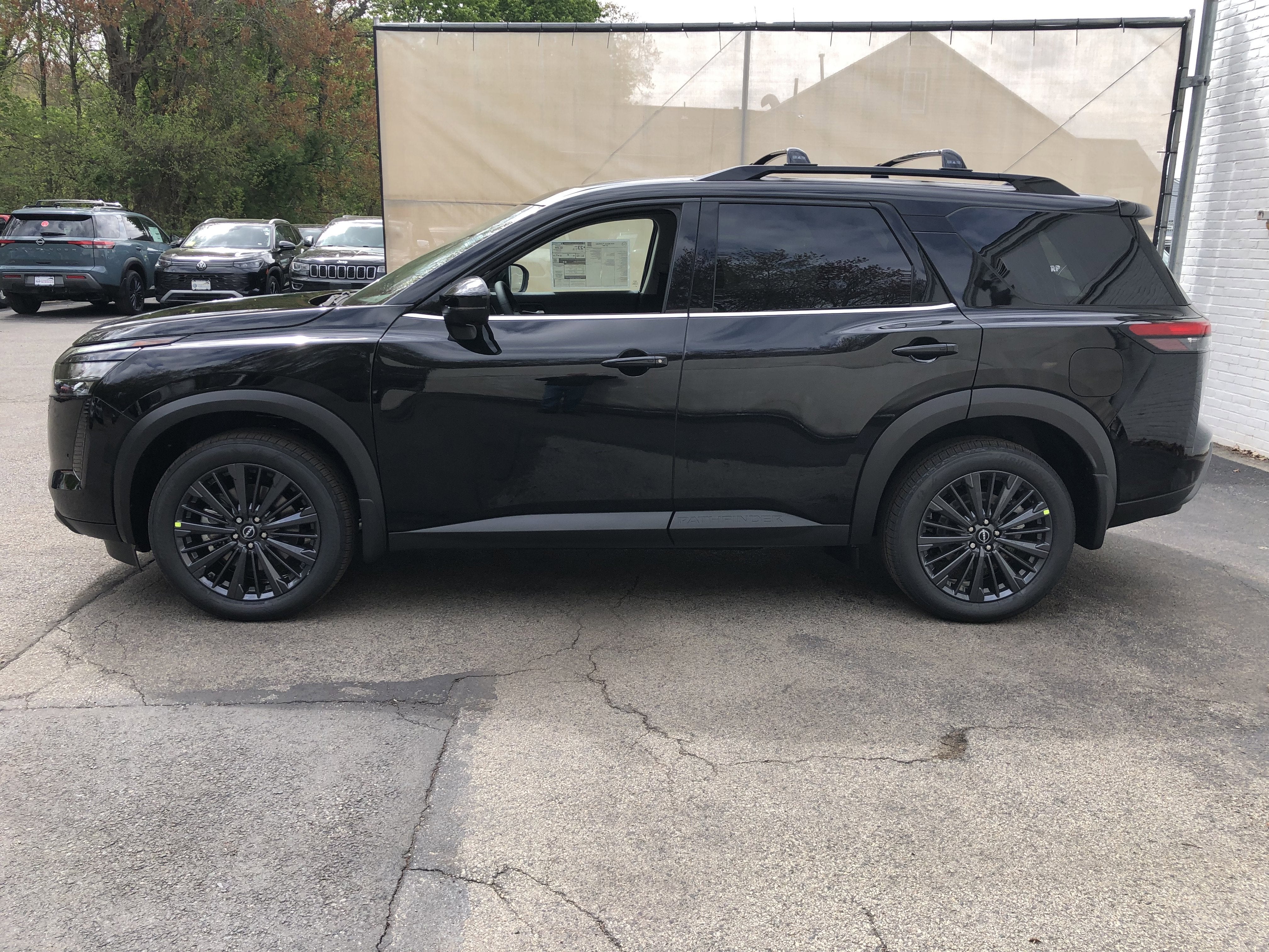 2026 Nissan Pathfinder SL