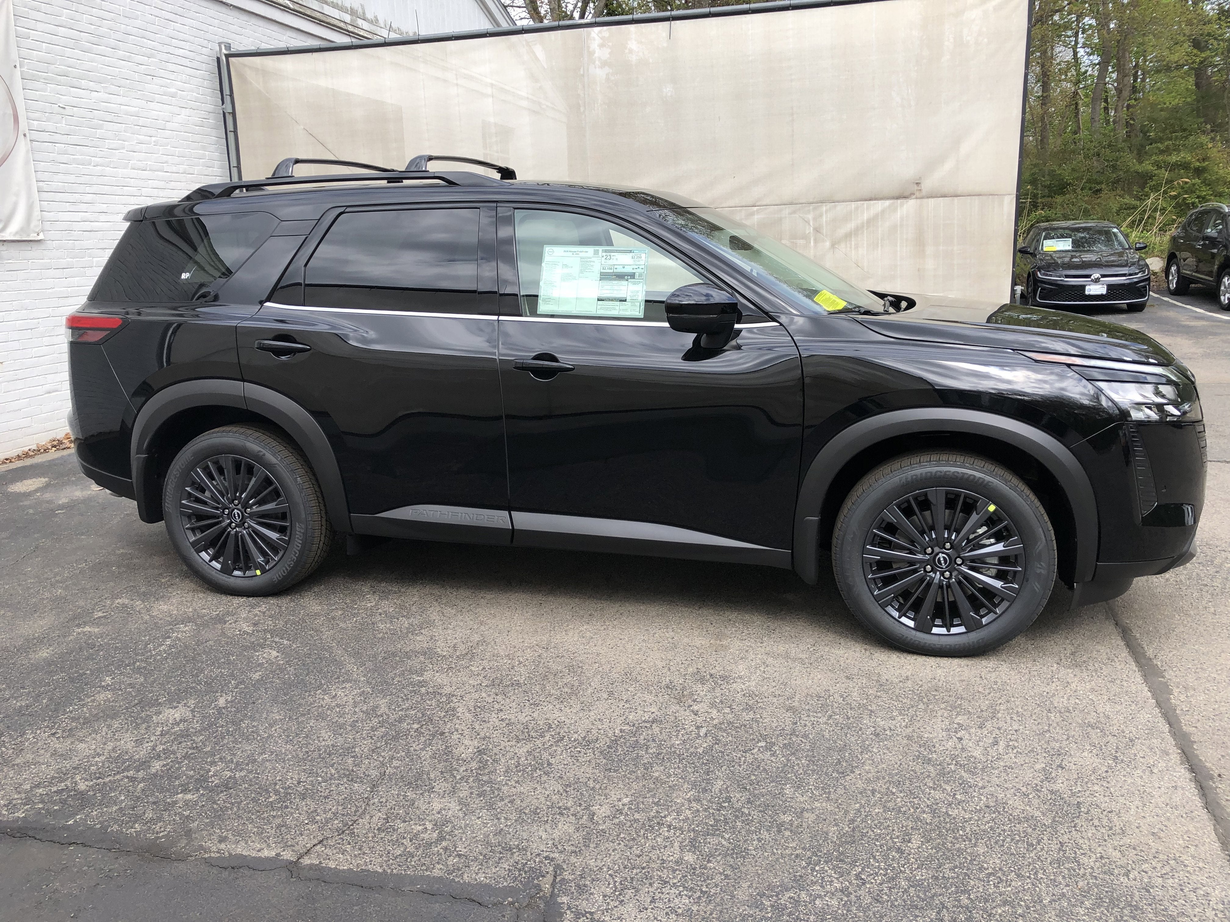 2026 Nissan Pathfinder SL