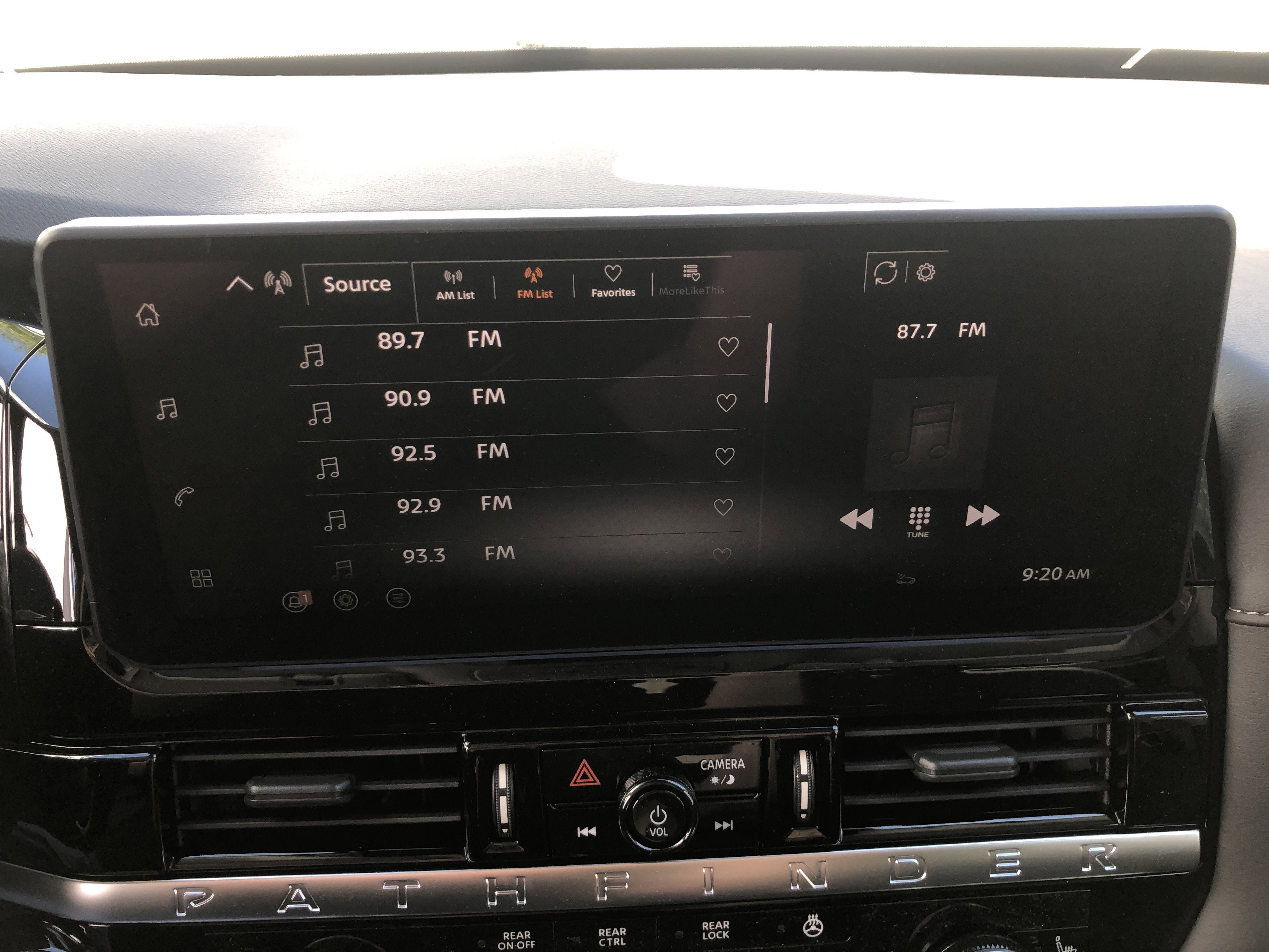 2026 Nissan Pathfinder SL