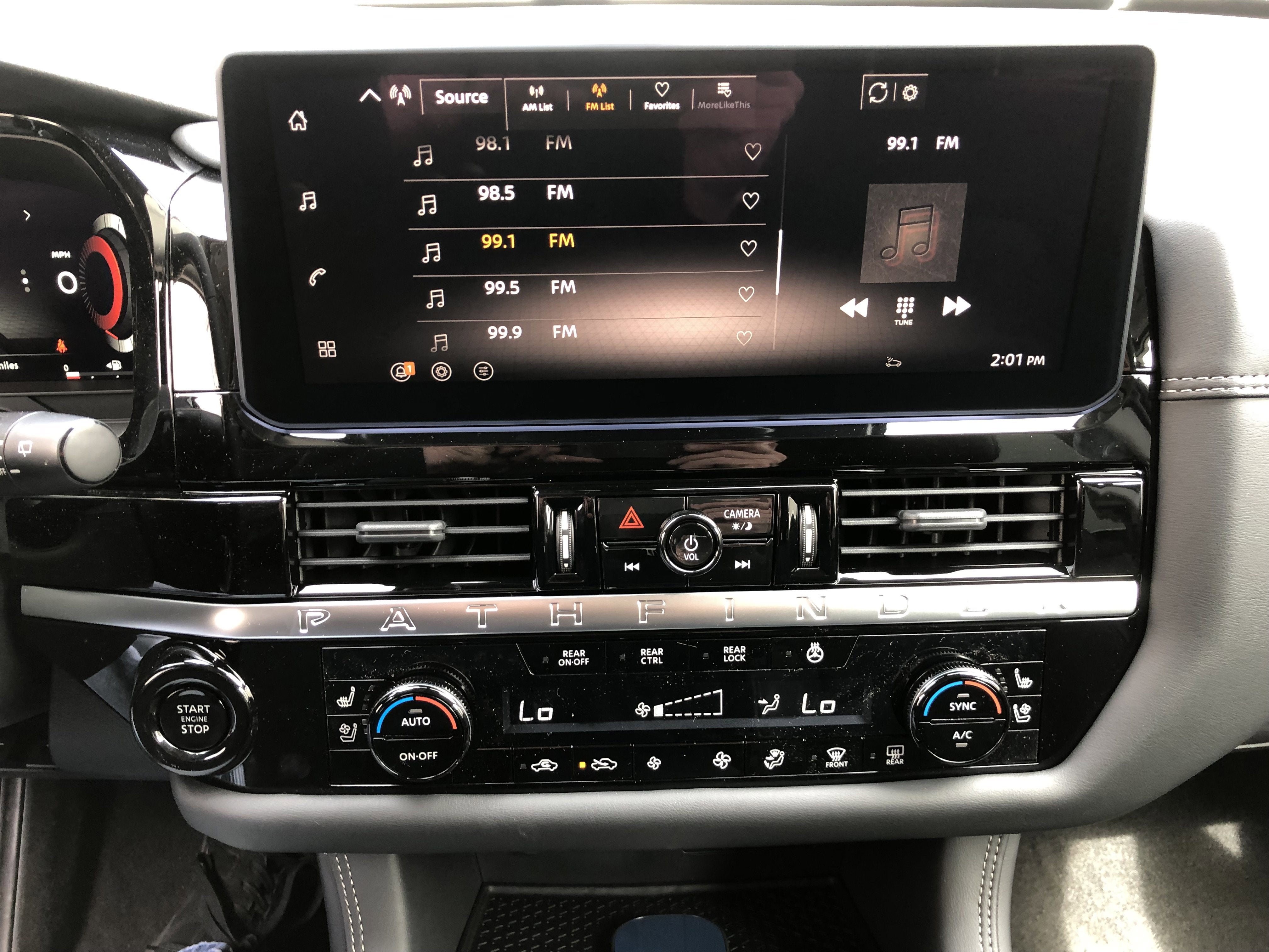 2026 Nissan Pathfinder Platinum