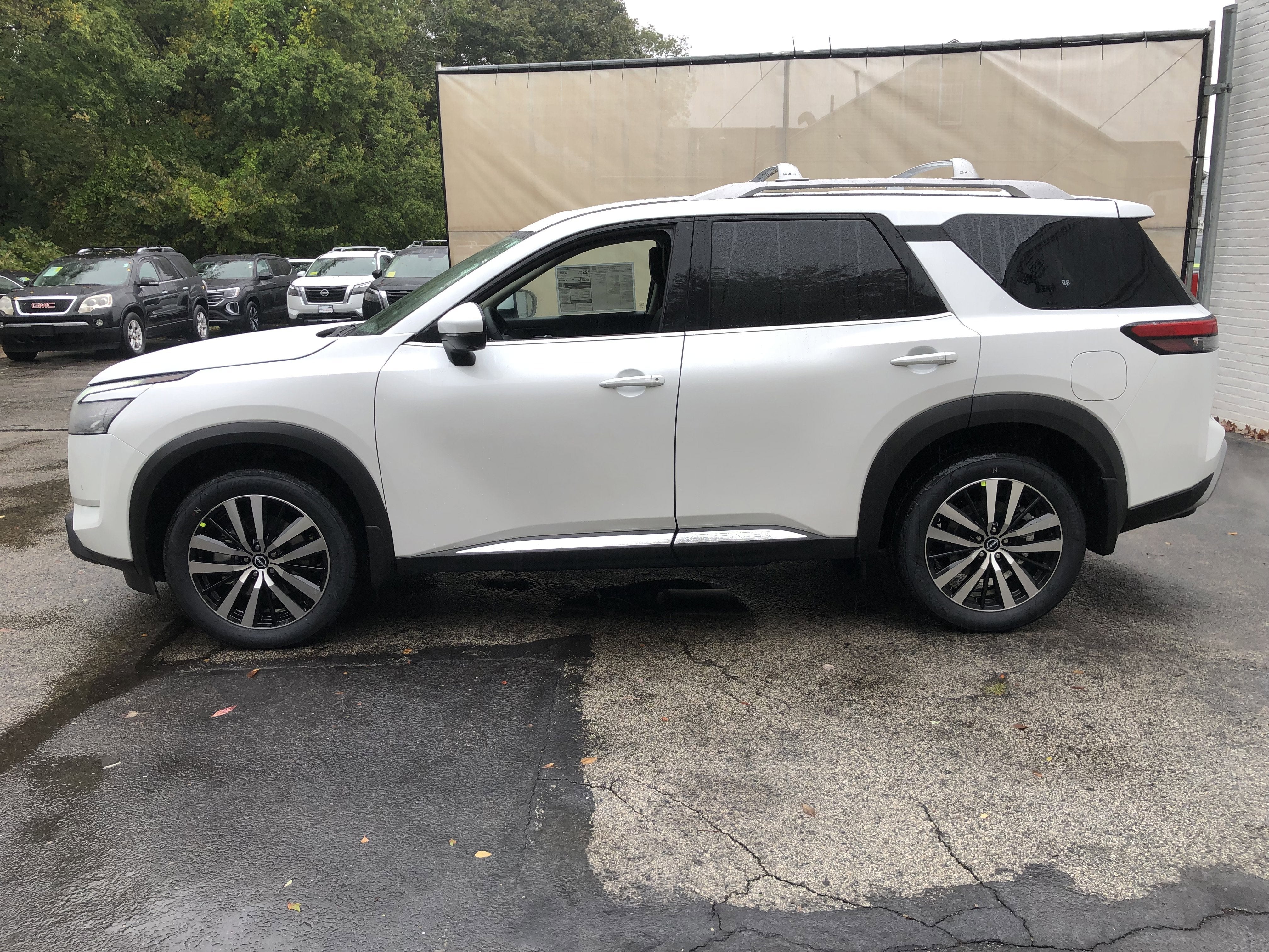 2025 Nissan Pathfinder Platinum