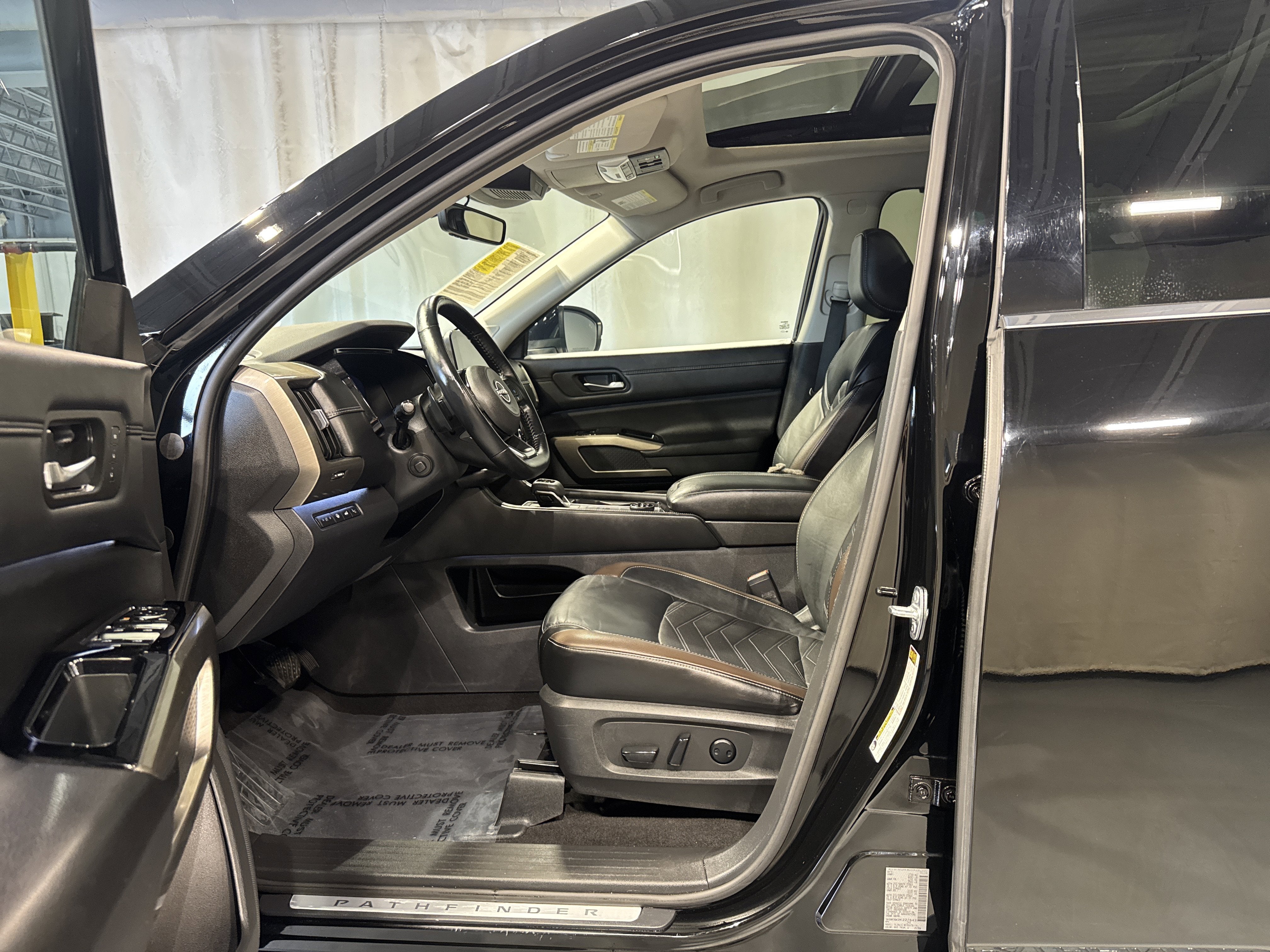 2023 Nissan Pathfinder Platinum