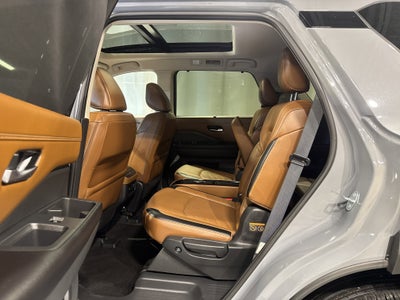 2024 Nissan Pathfinder Platinum W/Captain's Chairs