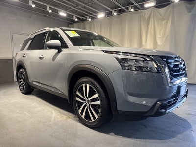 2024 Nissan Pathfinder Platinum W/Captain's Chairs