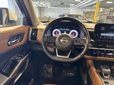 2023 Nissan Pathfinder Platinum W/Captain's Chairs