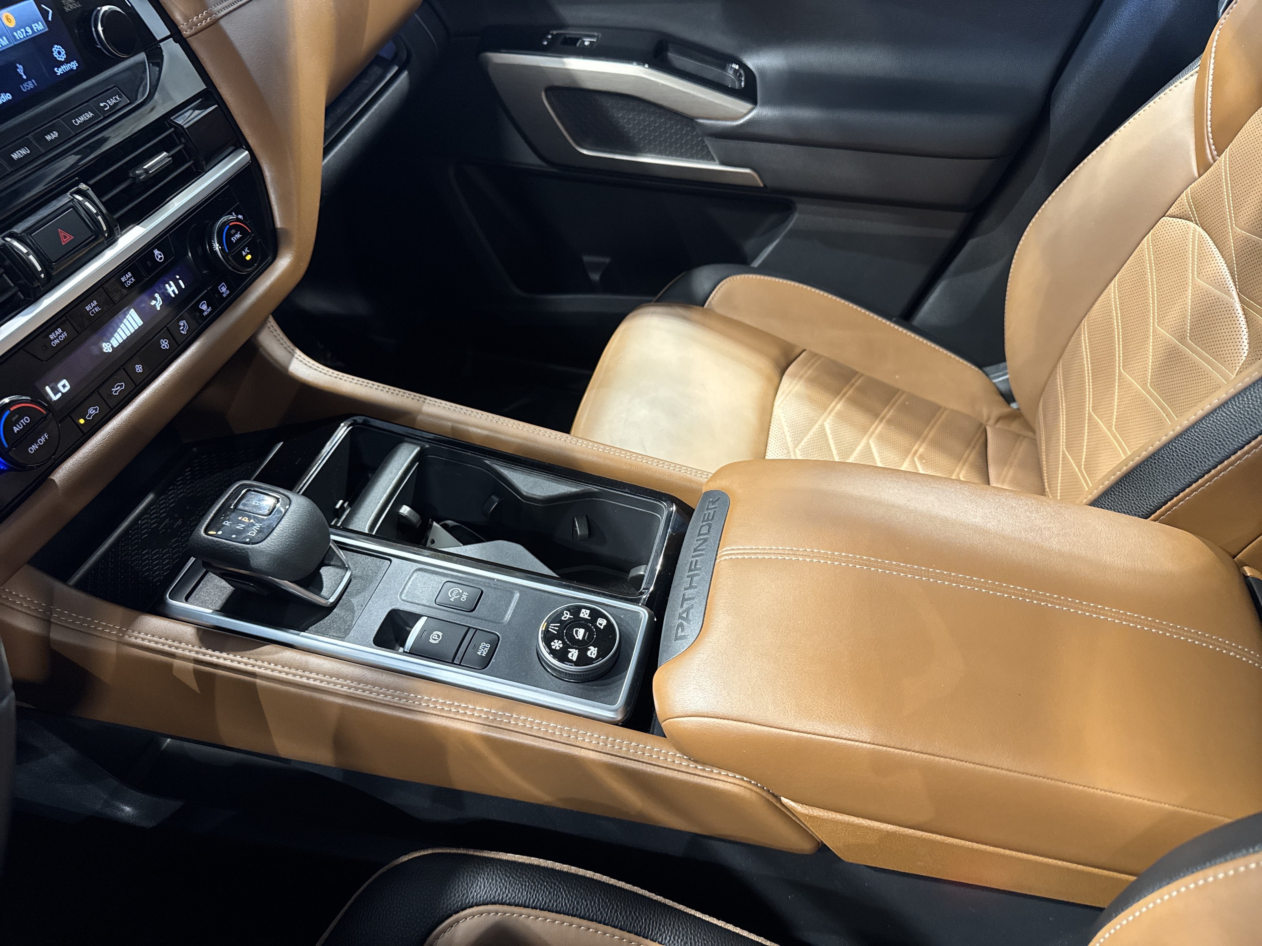 2023 Nissan Pathfinder Platinum W/Captain's Chairs