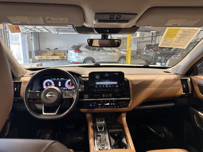 2023 Nissan Pathfinder Platinum W/Captain's Chairs