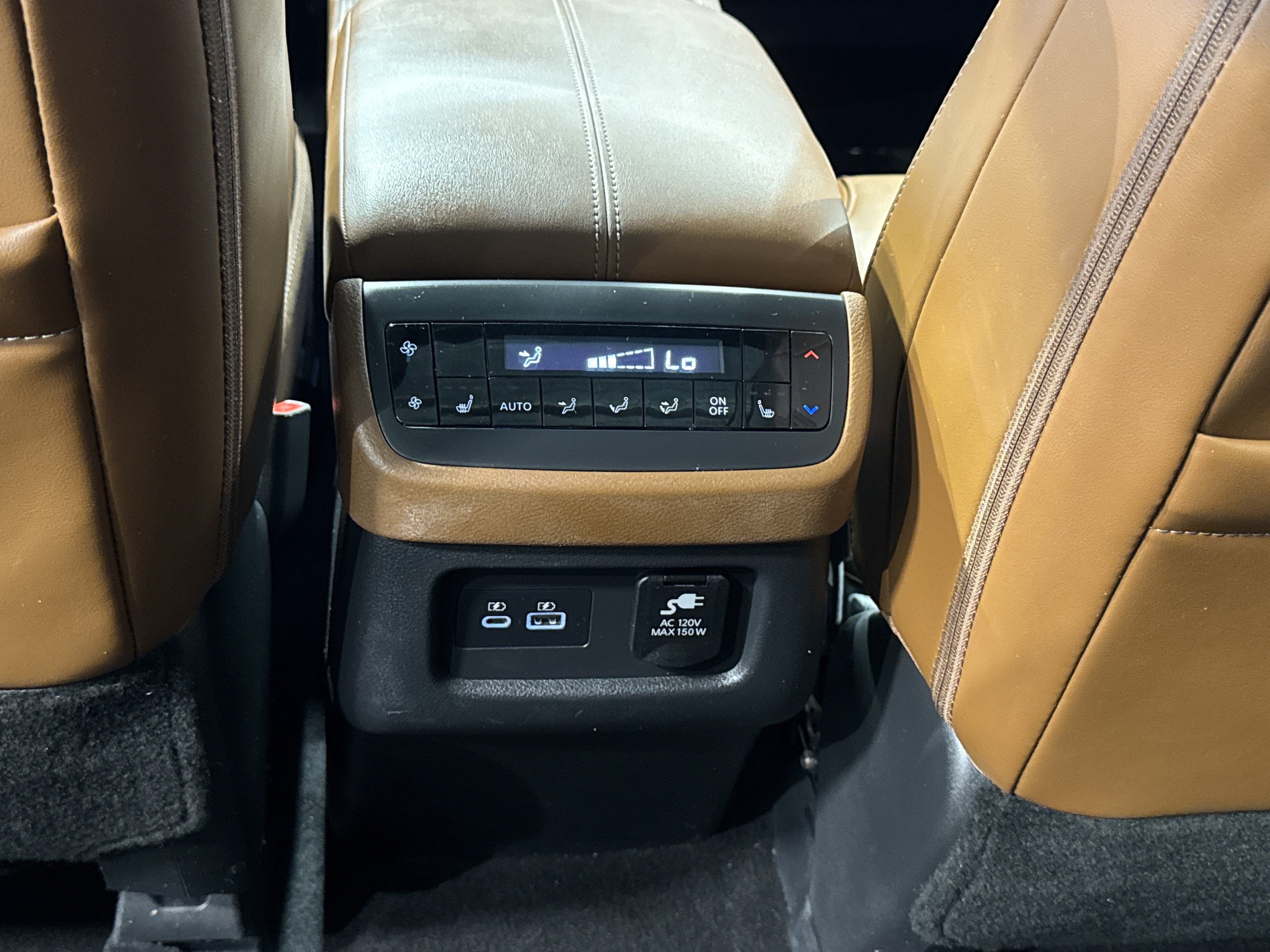 2023 Nissan Pathfinder Platinum W/Captain's Chairs