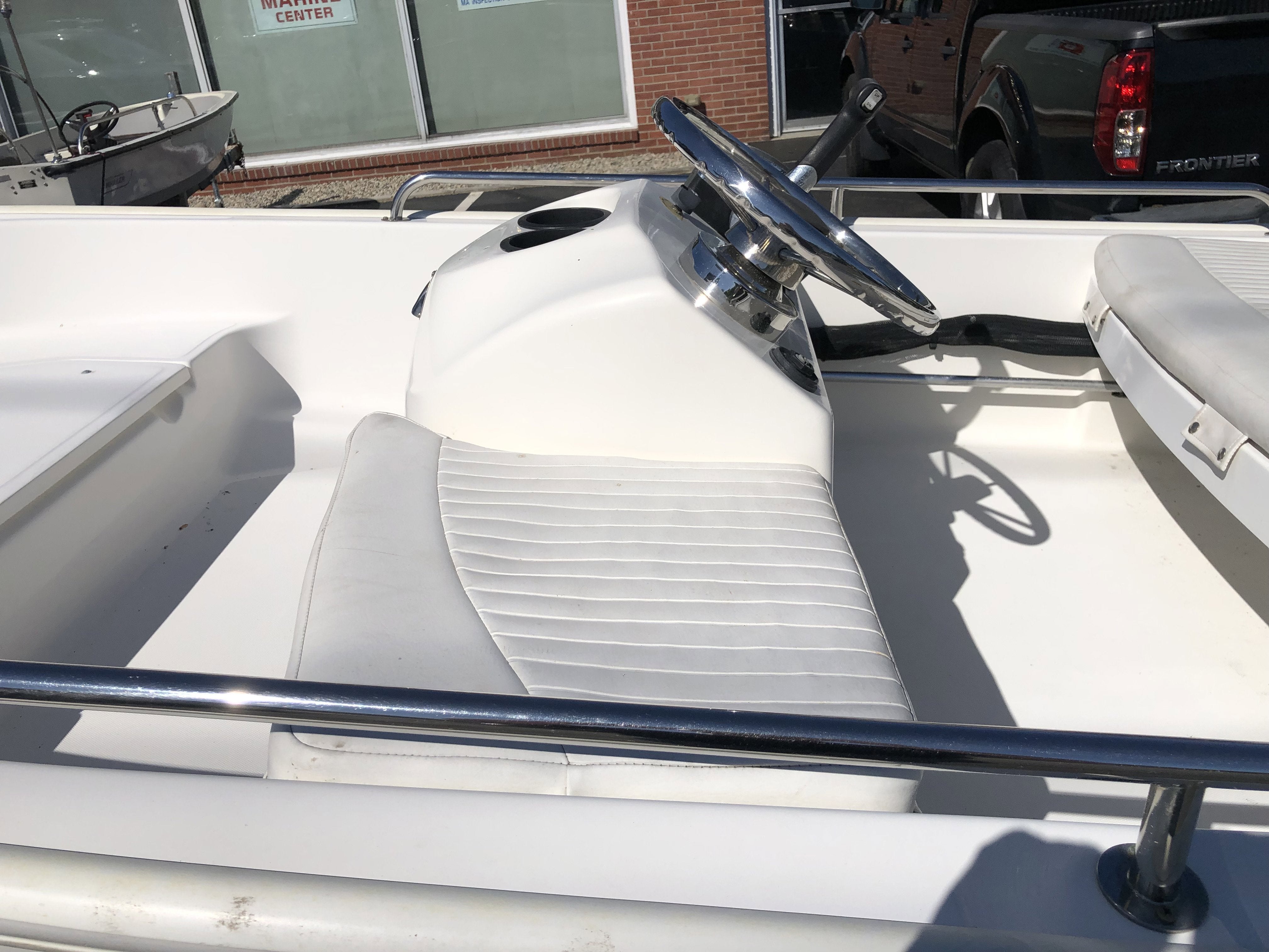 2005 BOSTON WHALER 110 SPORT Base