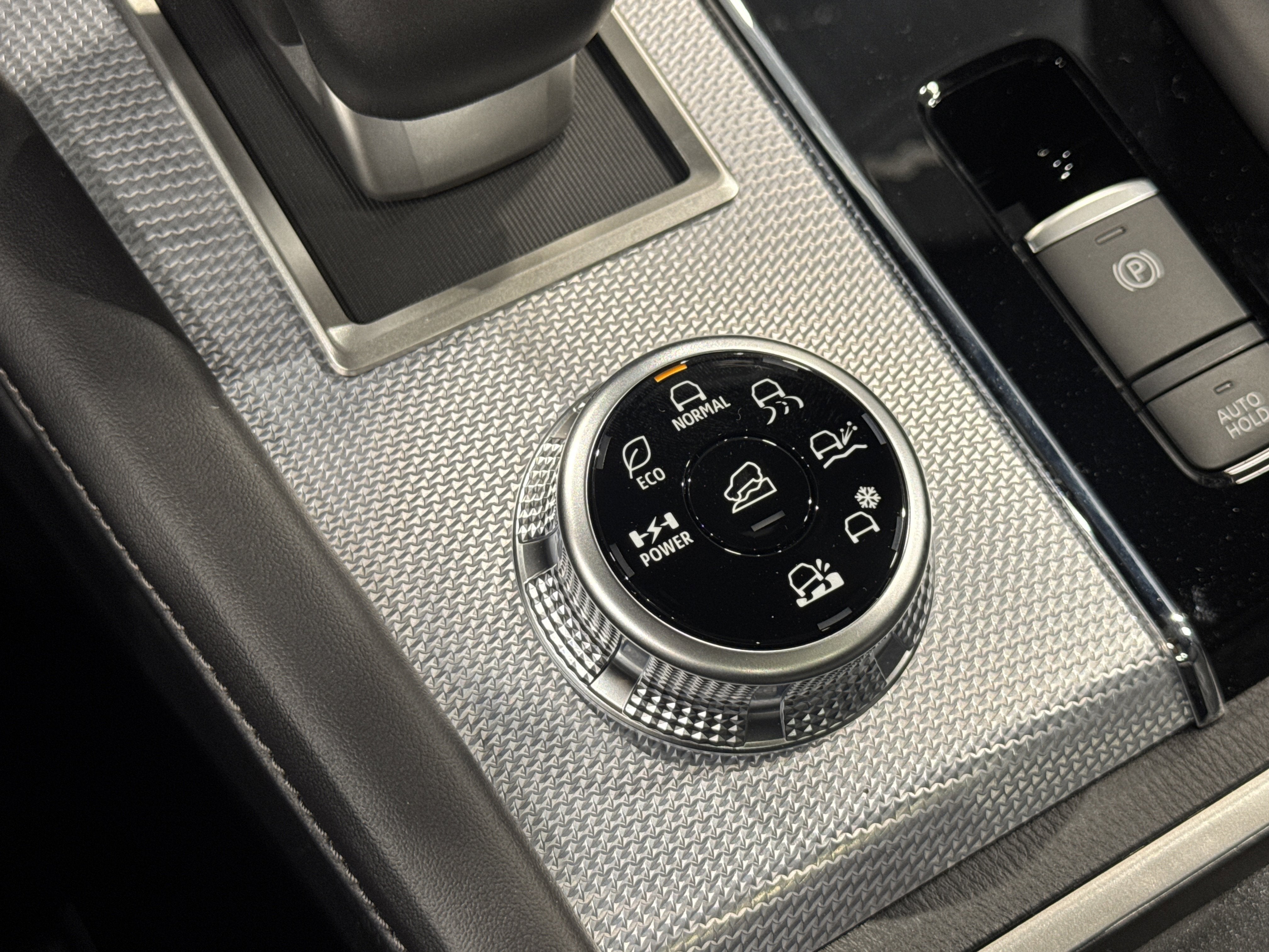 2026 Nissan Rogue Plug-In Hybrid Platinum