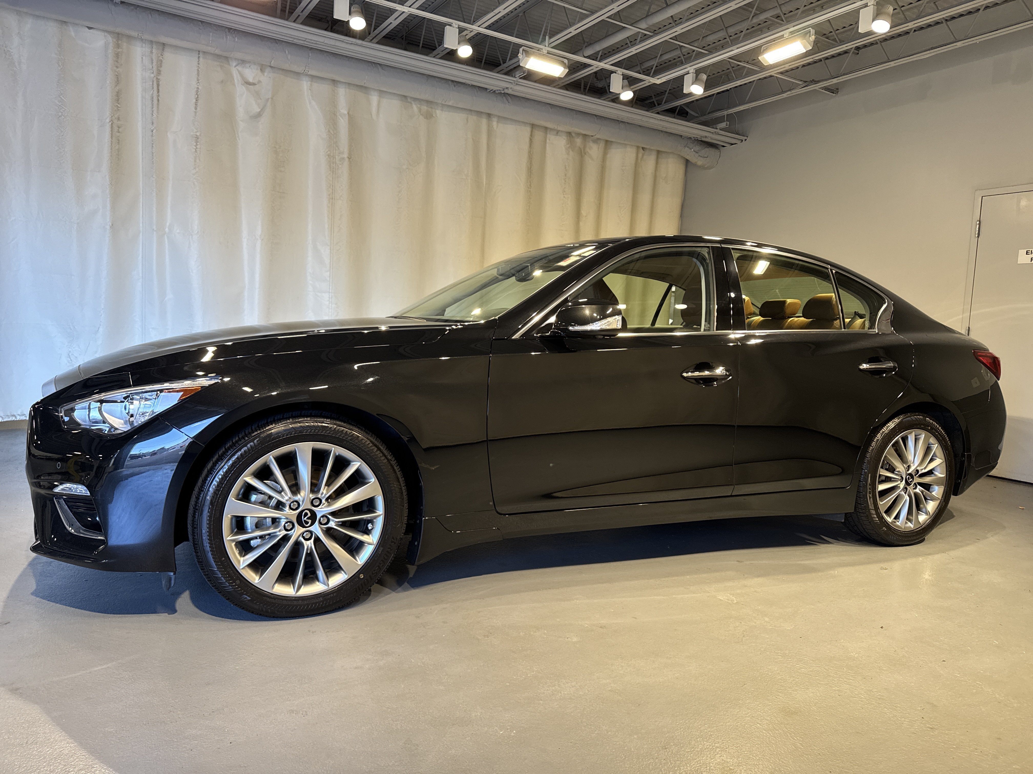 2023 INFINITI Q50 LUXE