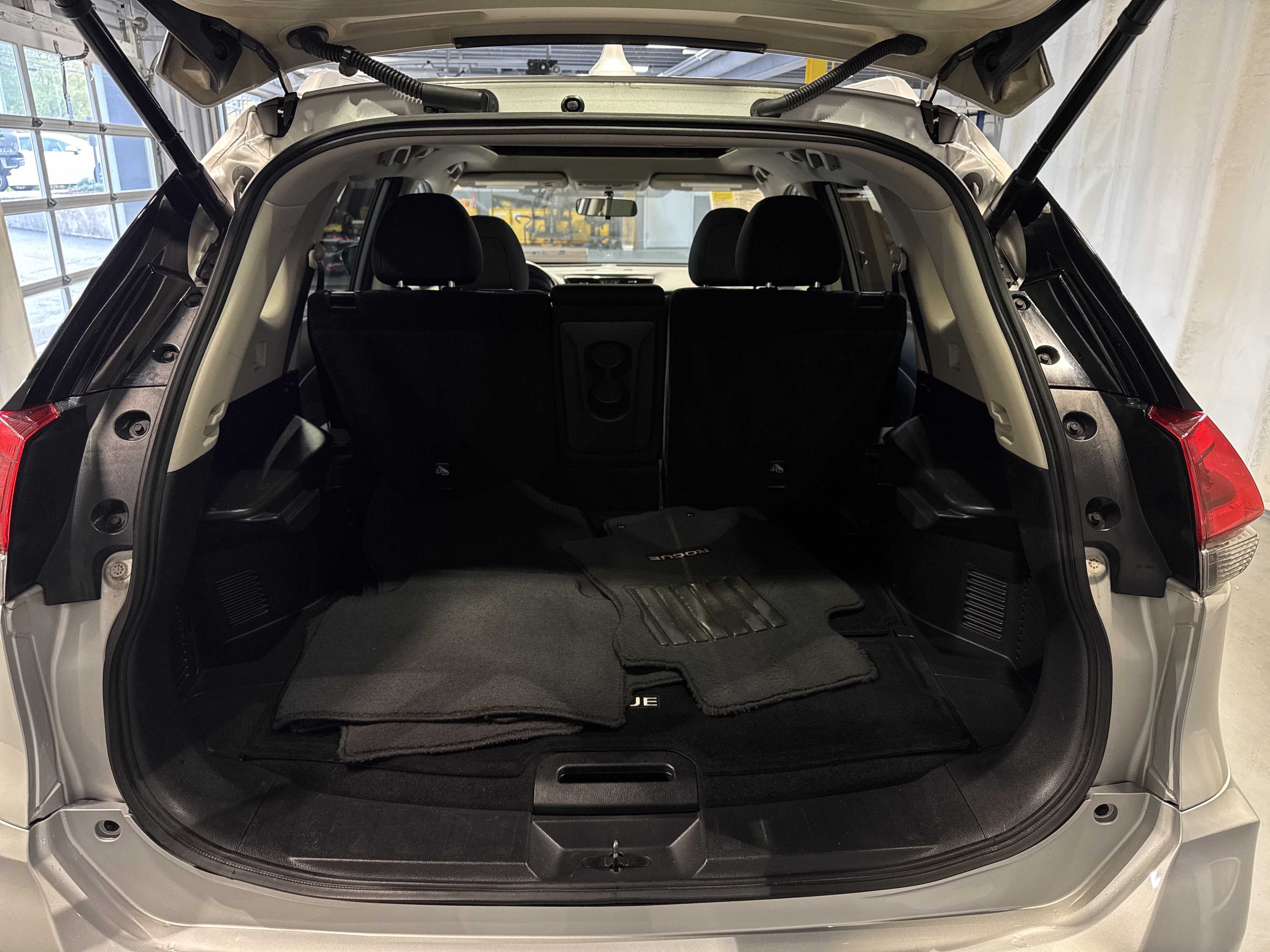 2018 Nissan Rogue SV W/Sun & Sound Touring Package