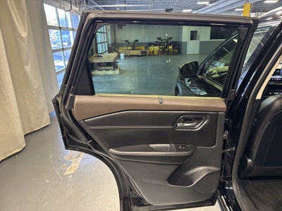 2023 Nissan Rogue SV W/Premium Package & Midnight Package