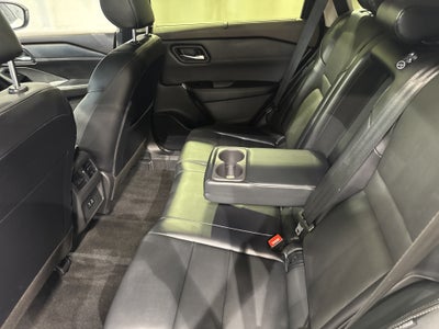 2023 Nissan Rogue SV W/Premium Package & Midnight Package