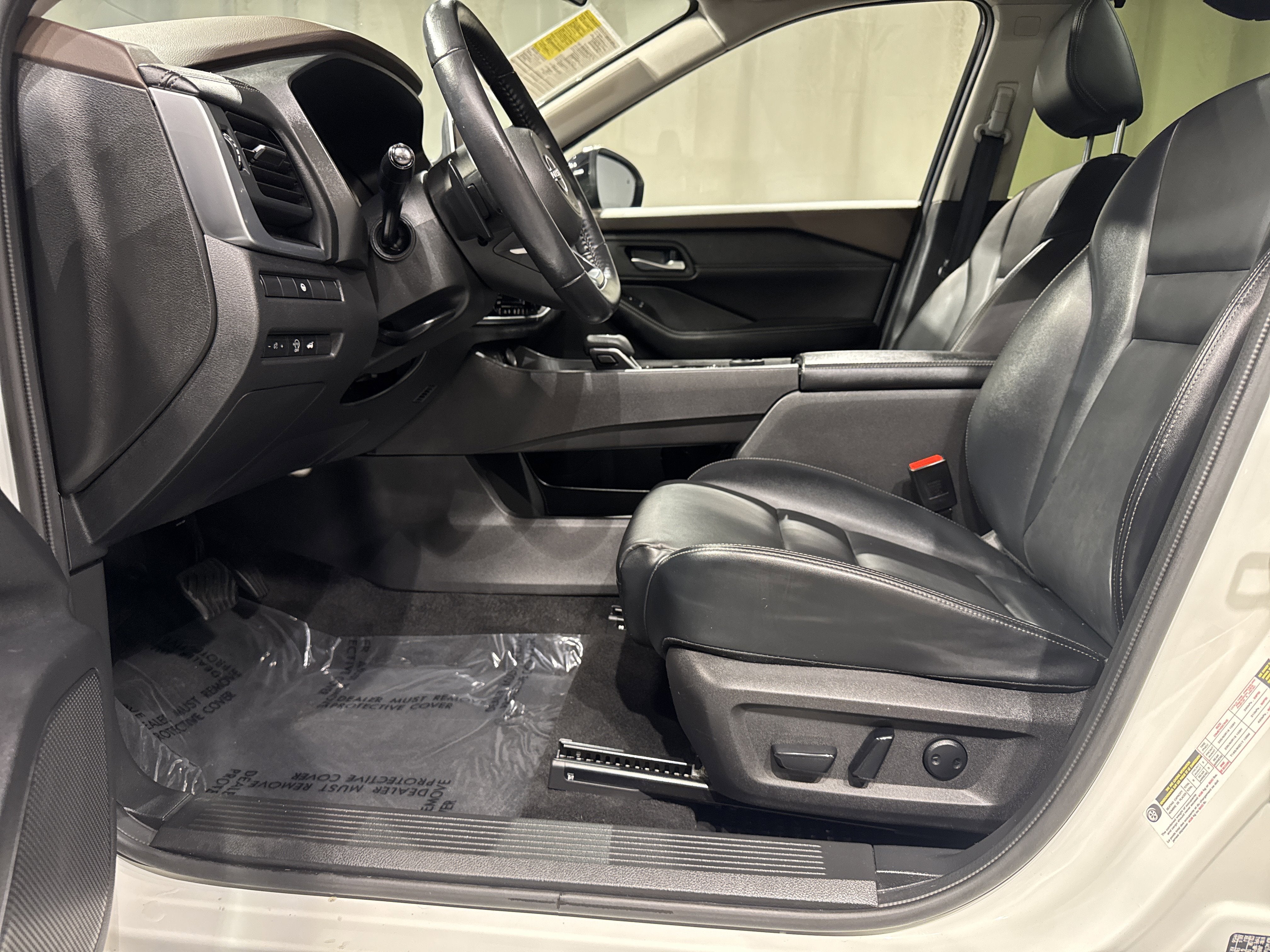 2023 Nissan Rogue SV W/Premium & Midnight Package