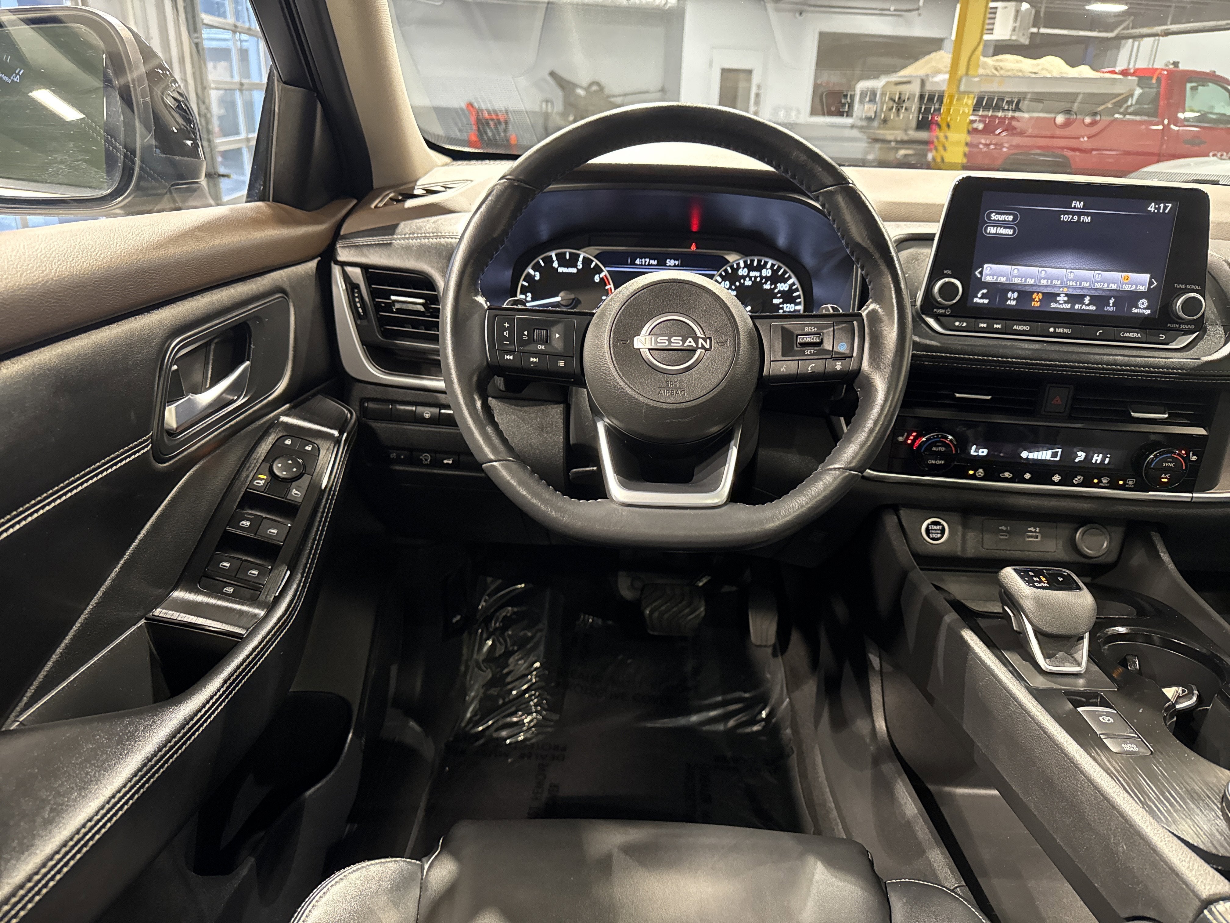 2023 Nissan Rogue SV W/Premium & Midnight Package