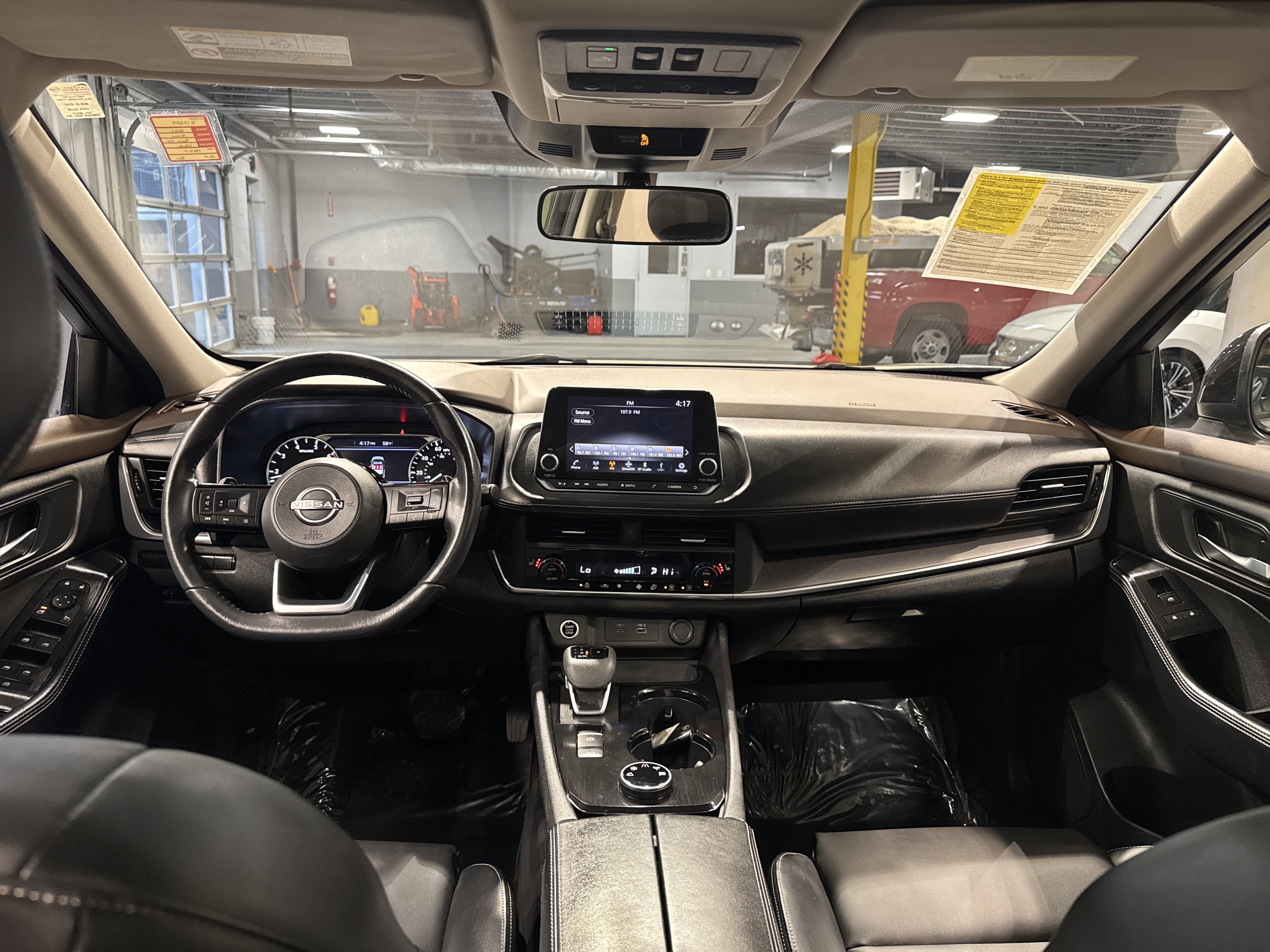 2023 Nissan Rogue SV W/Premium & Midnight Package