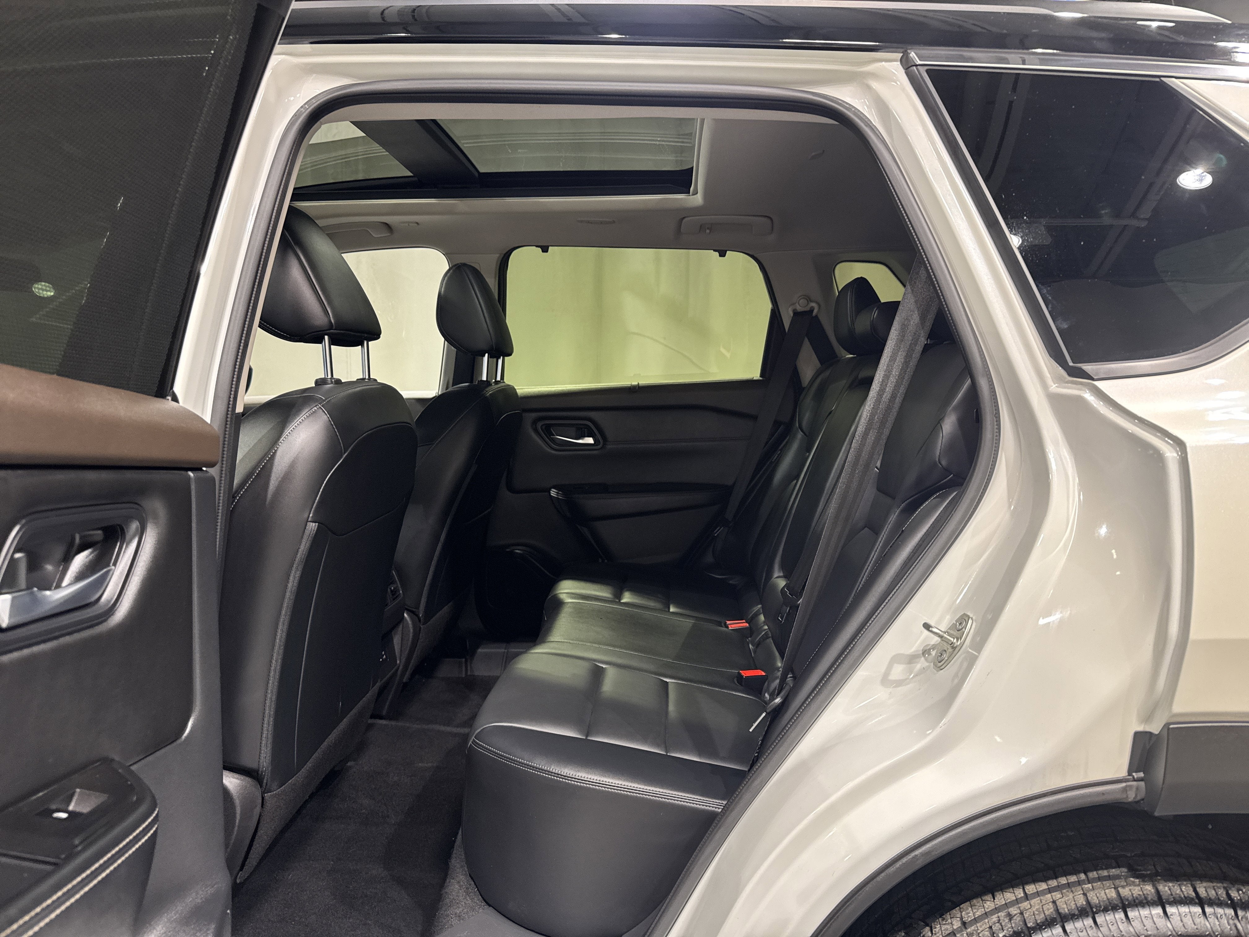 2023 Nissan Rogue SV W/Premium & Midnight Package