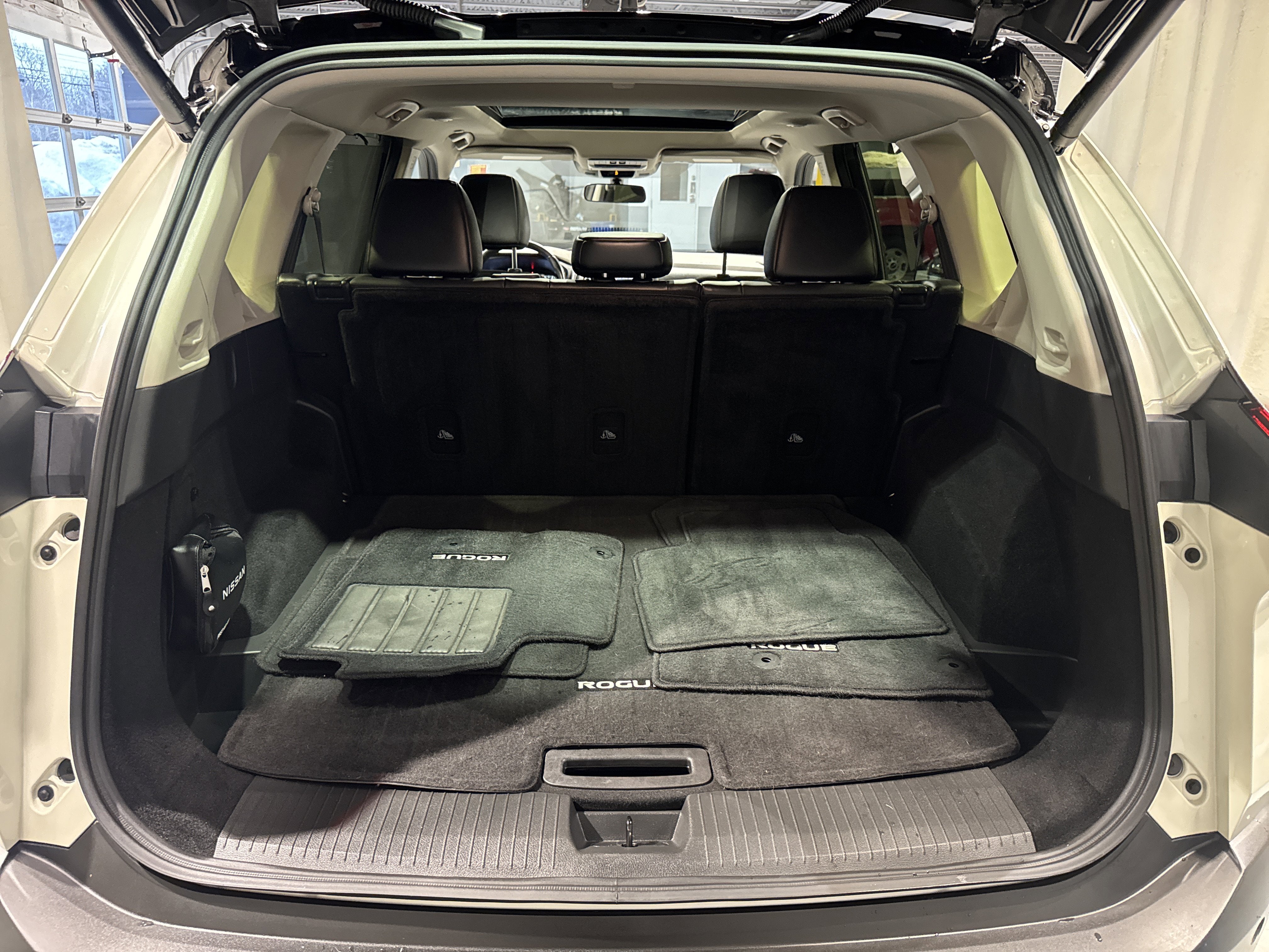 2023 Nissan Rogue SV W/Premium & Midnight Package