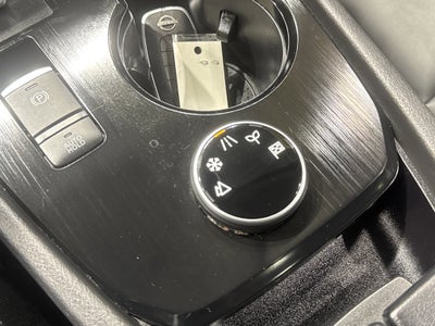 2023 Nissan Rogue SV W/Premium Package & Midnight Package